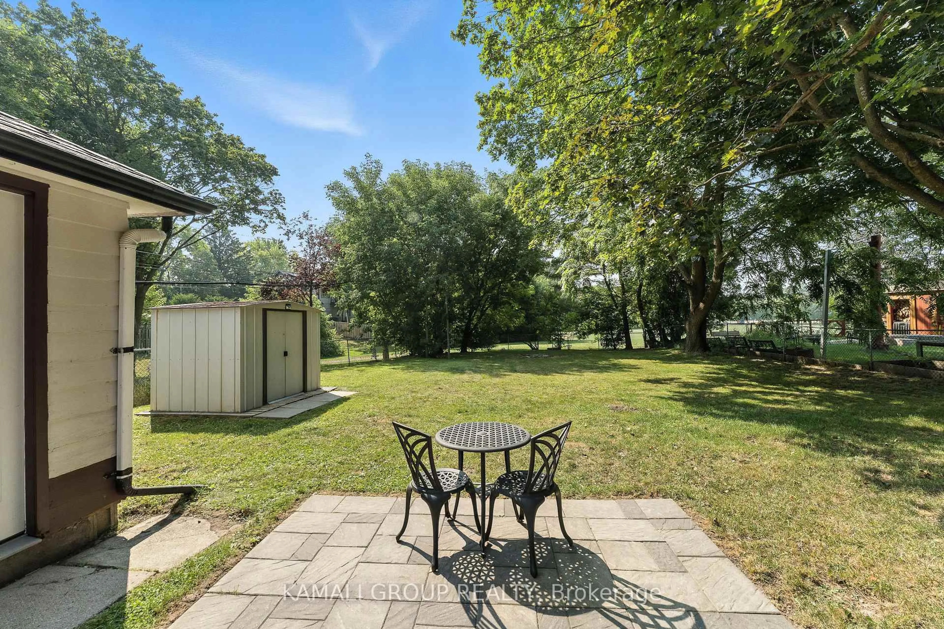 Patio, unknown for 162 Queen St, Newmarket Ontario L3Y 2E8