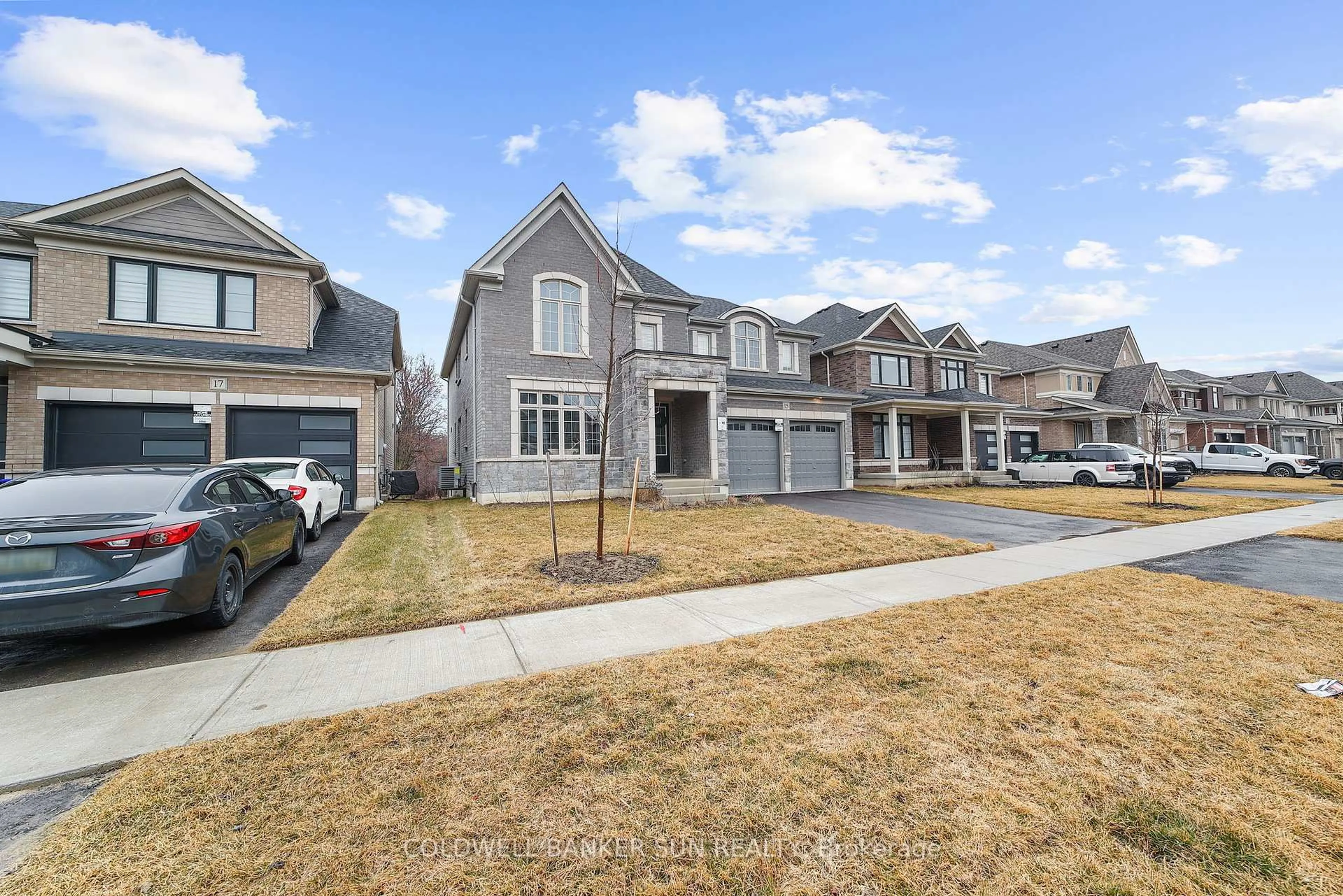 A pic from outside/outdoor area/front of a property/back of a property/a pic from drone, street for 15 Hummingbird Grve, Adjala-Tosorontio Ontario L0G 1W0