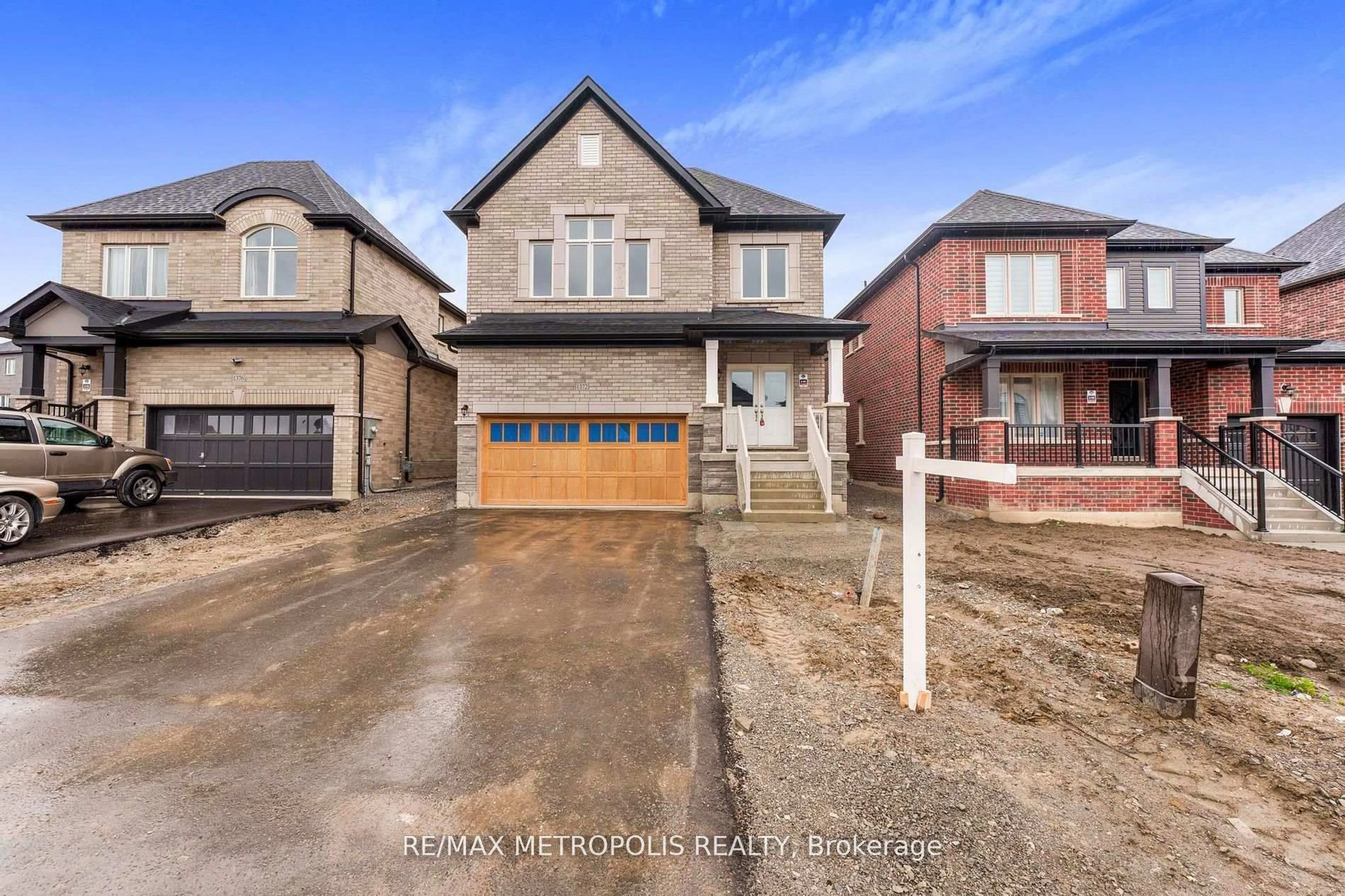 Home with brick exterior material, street for 1372 Harrington St, Innisfil Ontario L0L 1W0
