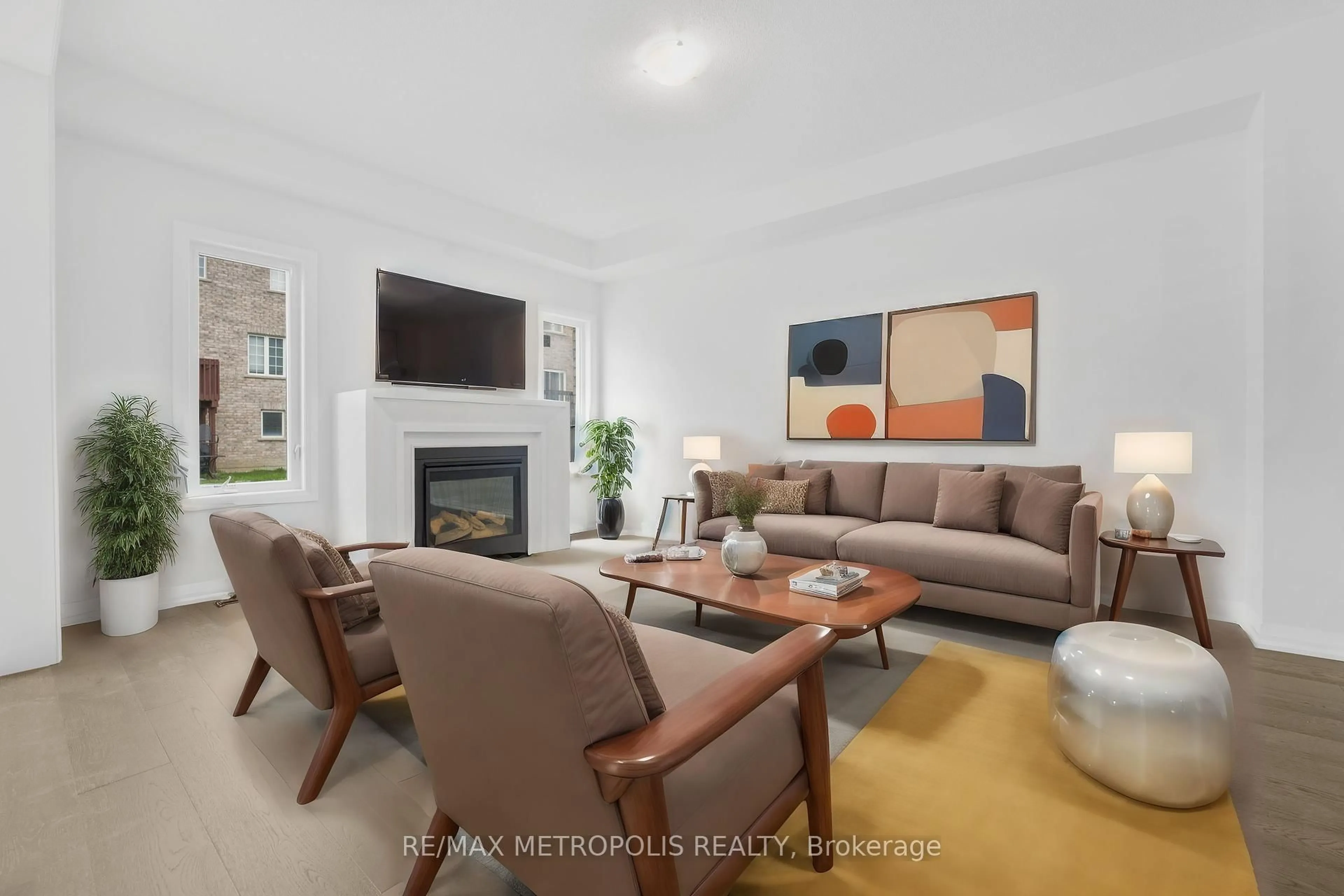 Living room with furniture, unknown for 1372 Harrington St, Innisfil Ontario L0L 1W0