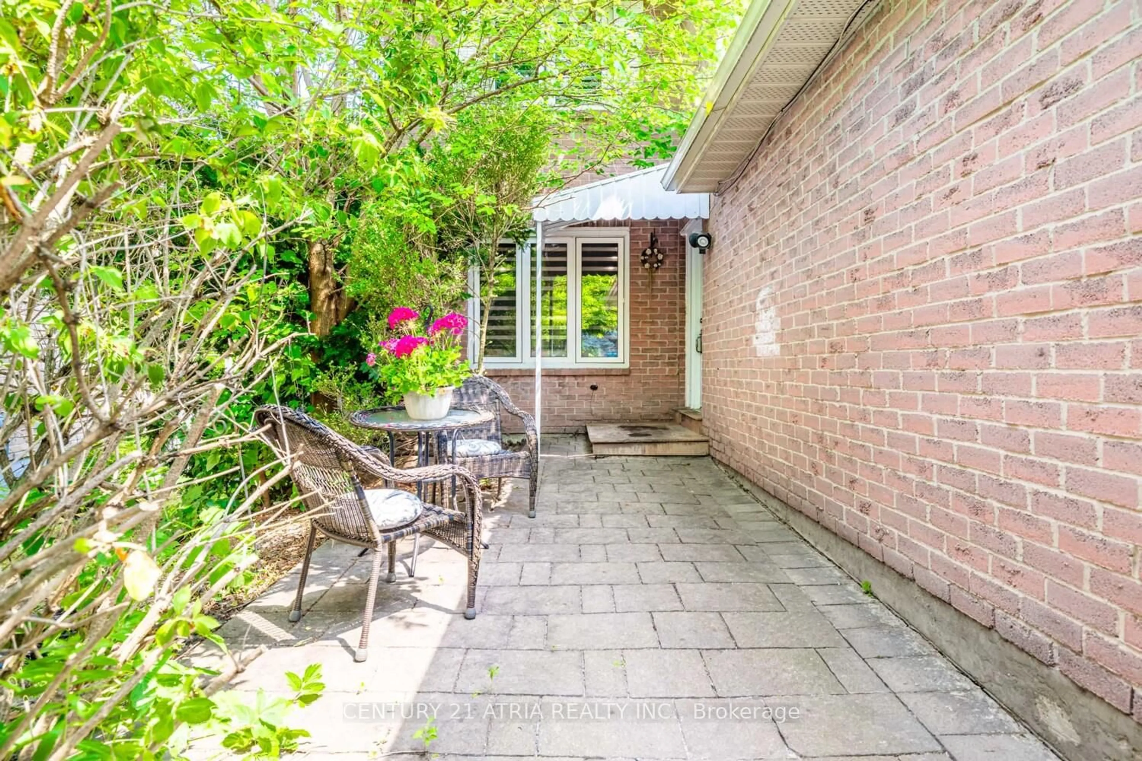 Patio, street for 64 Colleen St, Vaughan Ontario L4J 5G6