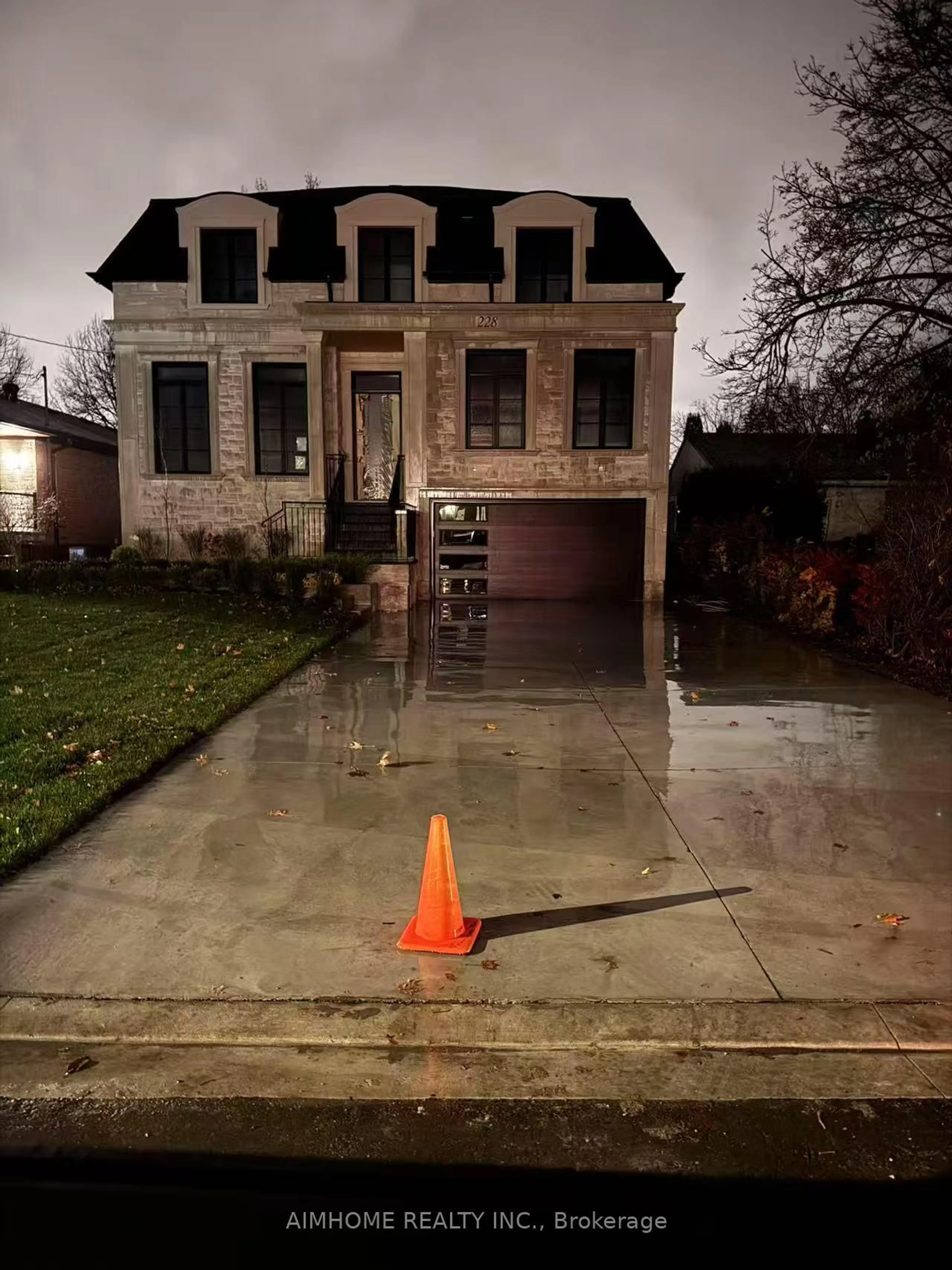 Unknown for 228 Baker Ave, Richmond Hill Ontario L4C 1X9