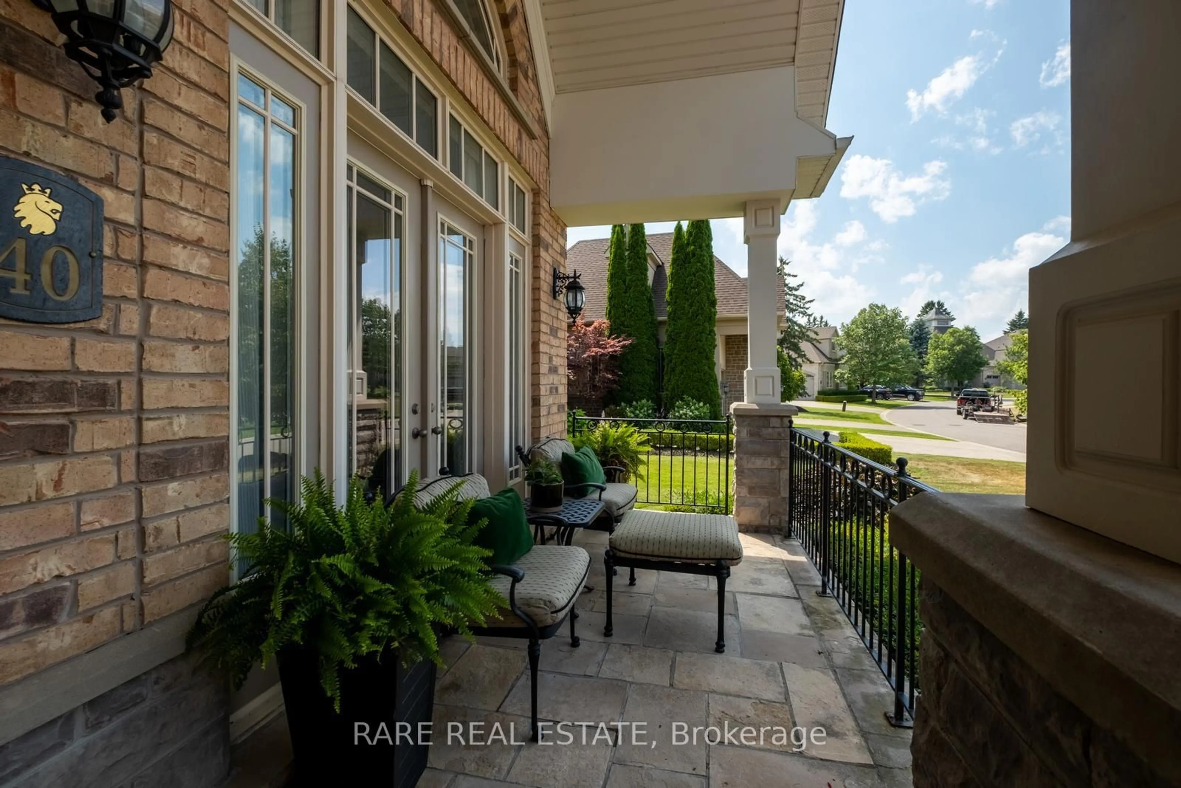 Patio, street for 40 Country Club Dr, King Ontario L7B 1M5