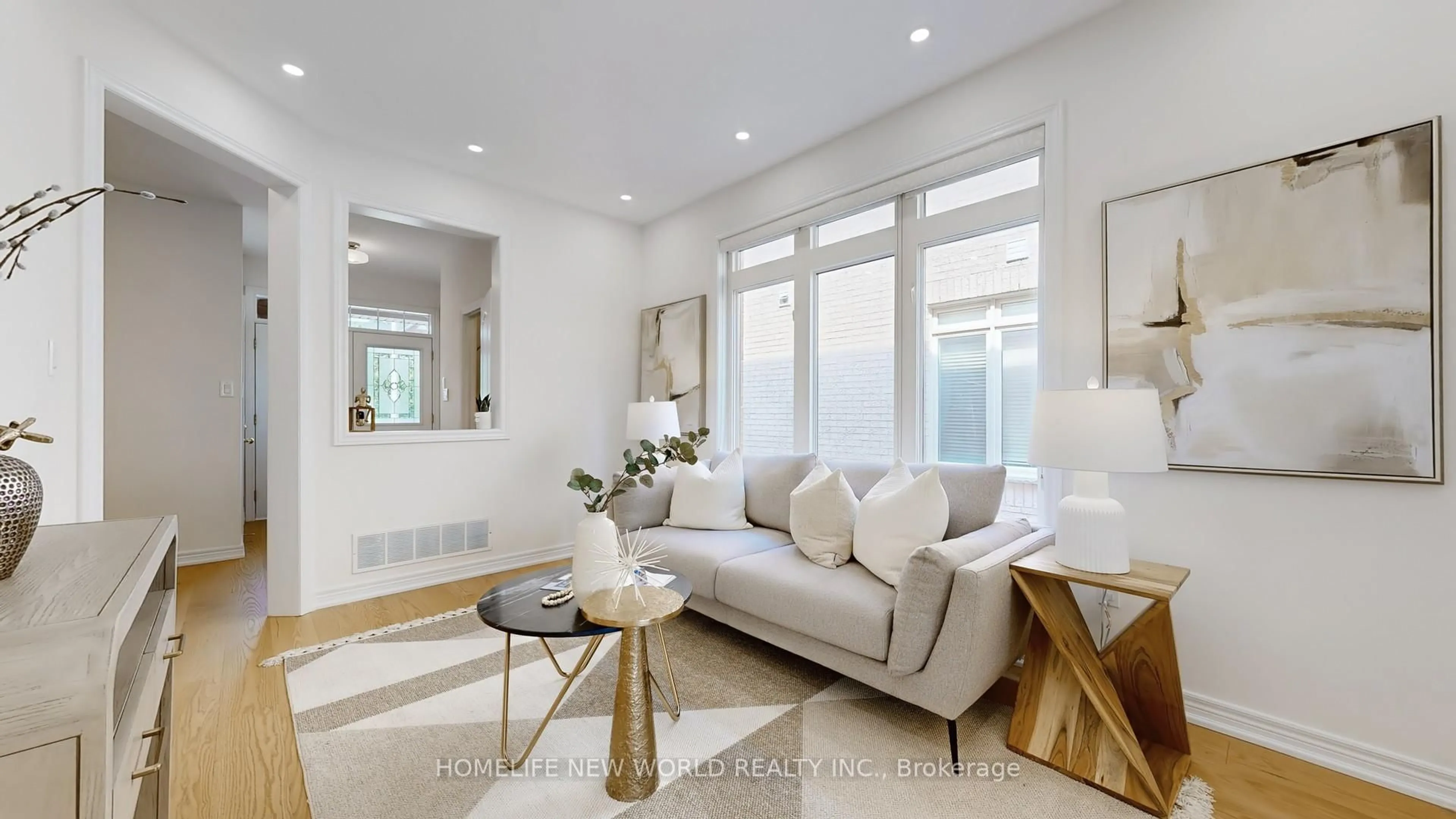 Living room with furniture, unknown for 33 Coco Ave, Richmond Hill Ontario L4S 2R6