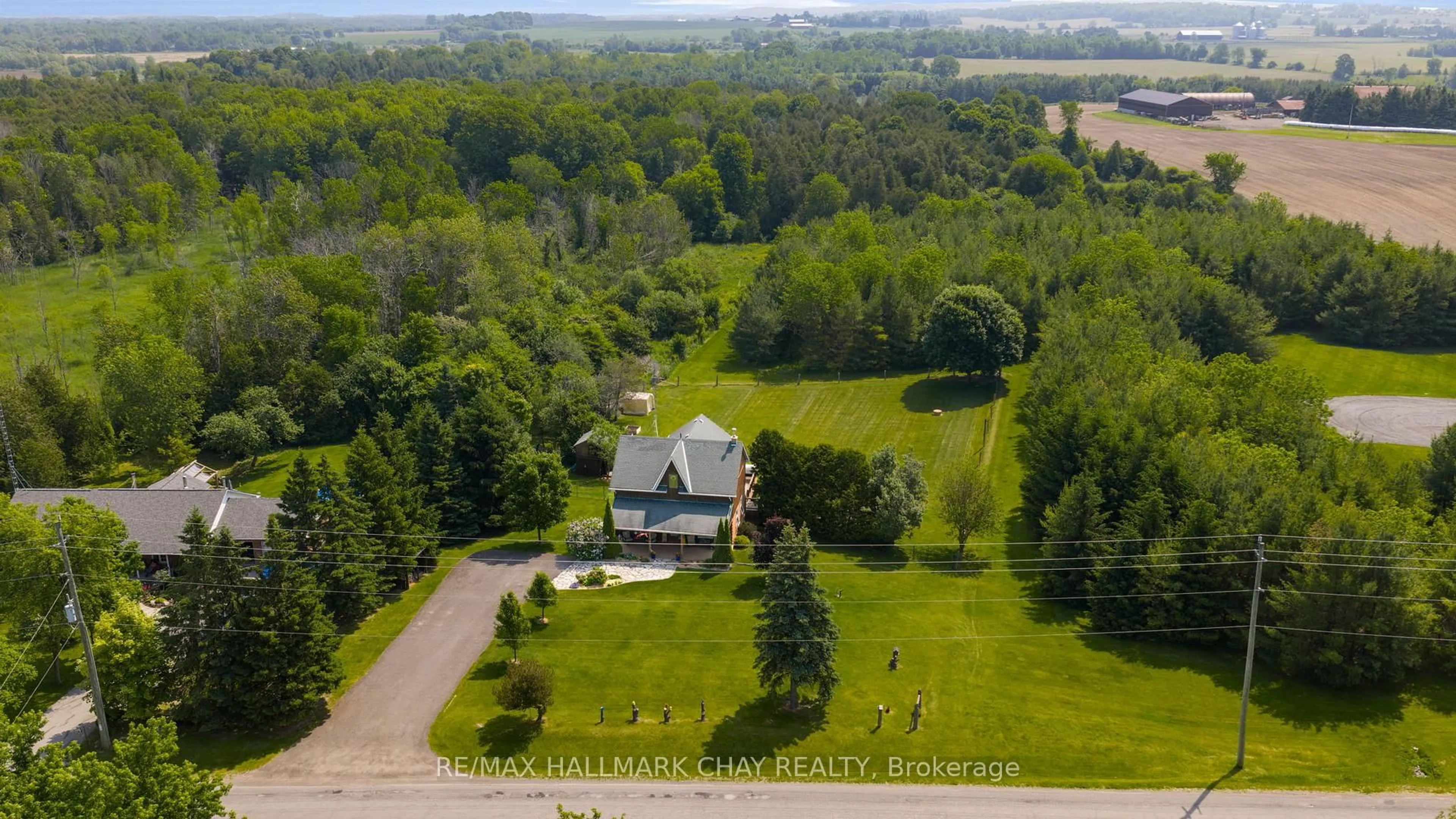 A pic from outside/outdoor area/front of a property/back of a property/a pic from drone, unknown for 3057 Concession Rd 7, Adjala-Tosorontio Ontario L0G 1L0