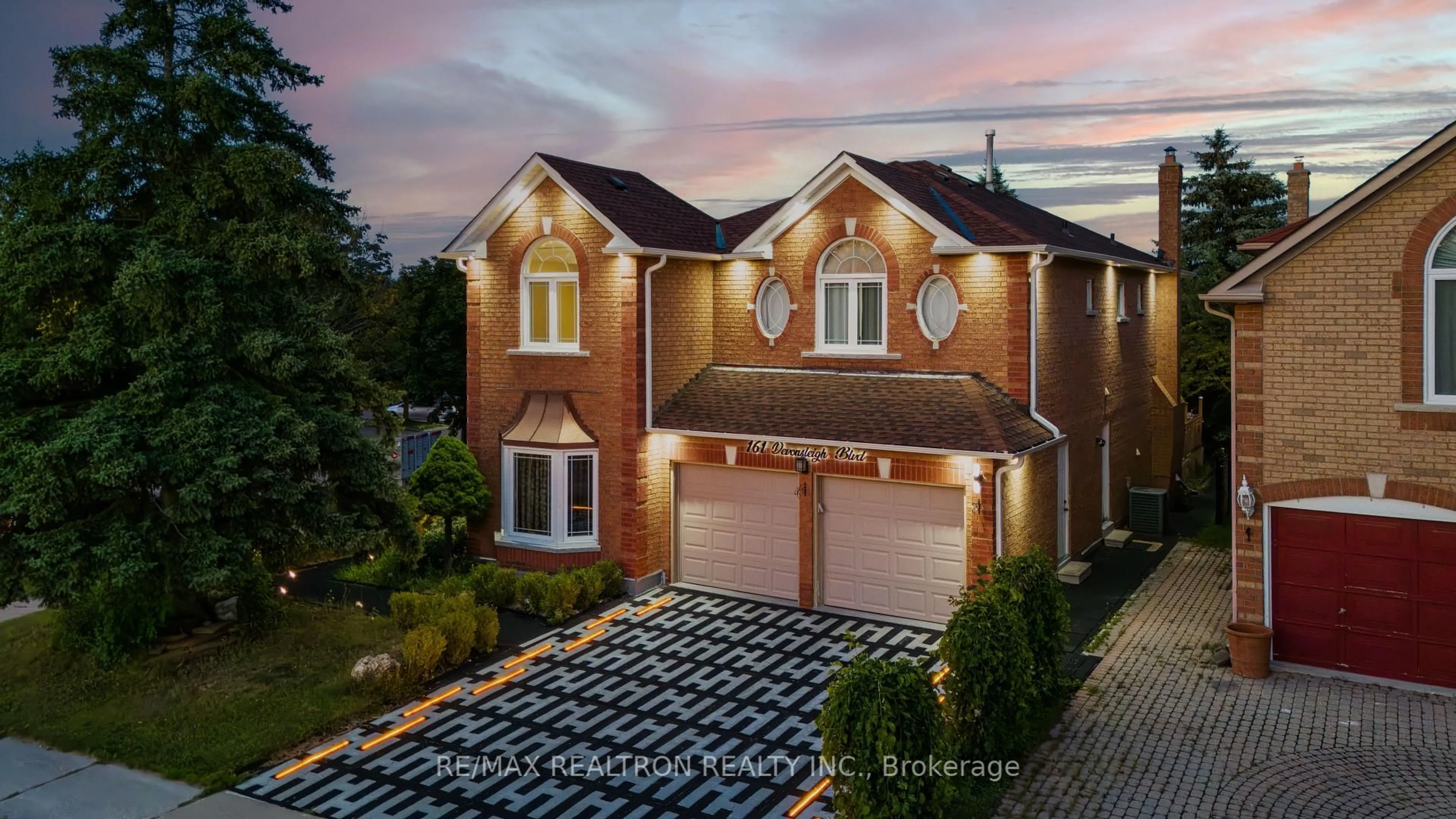 Home with brick exterior material, street for 161 Devonsleigh Blvd, Richmond Hill Ontario L4S 1G3