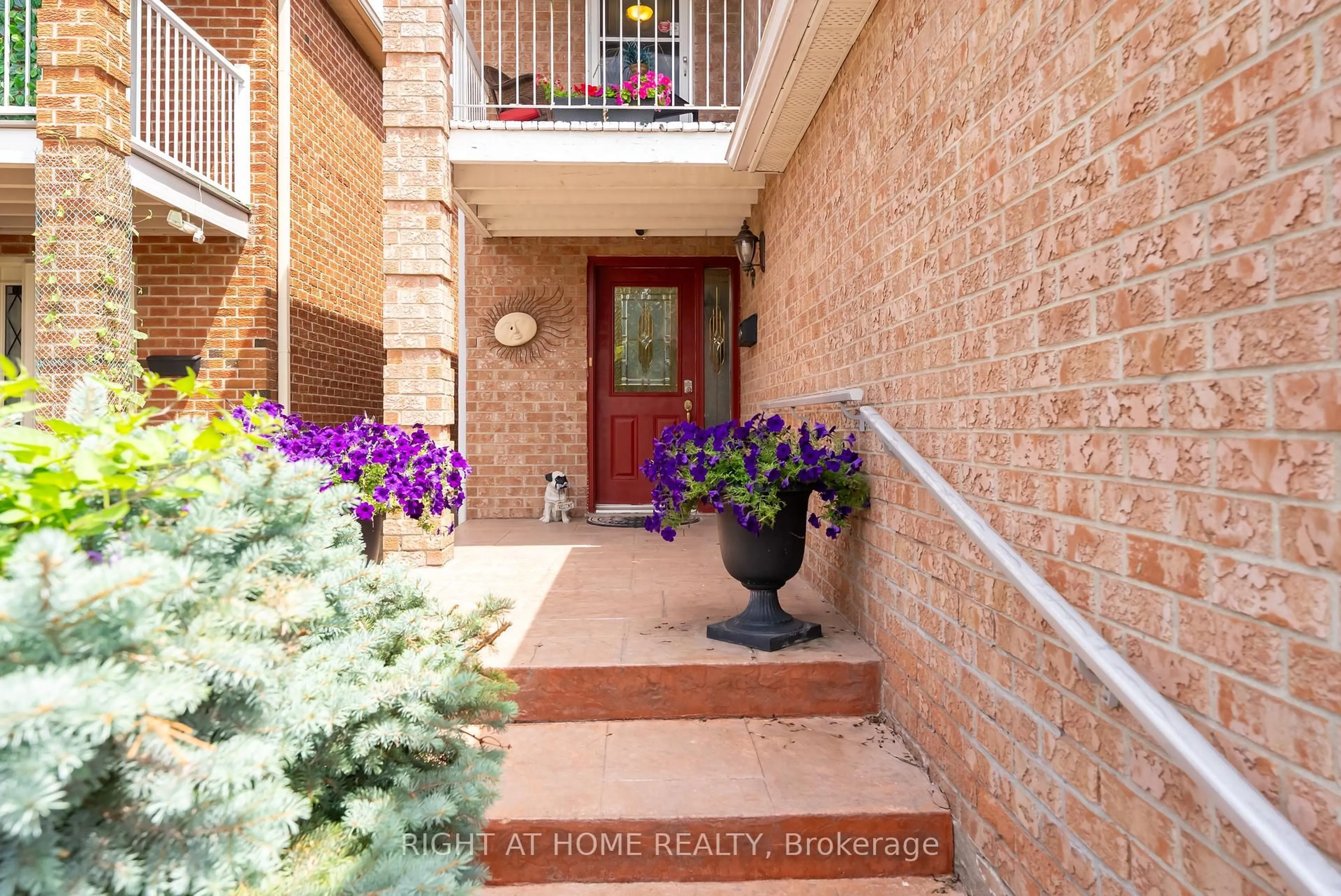 Indoor entryway for 259 Tall Grass Tr, Vaughan Ontario L4L 3P7