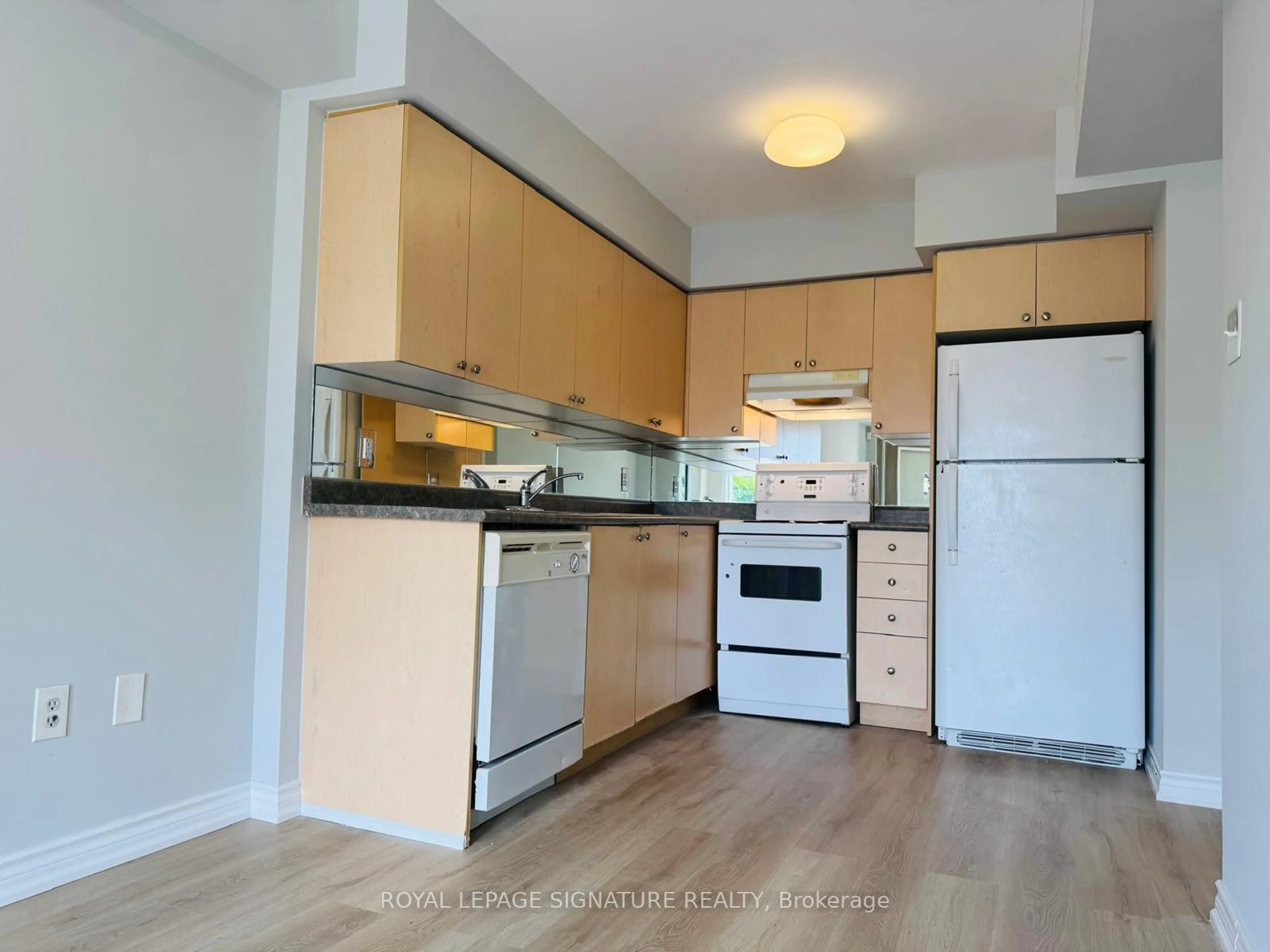 Standard kitchen, unknown for 2285 Bur Oak Ave #28, Markham Ontario L6E 0B9