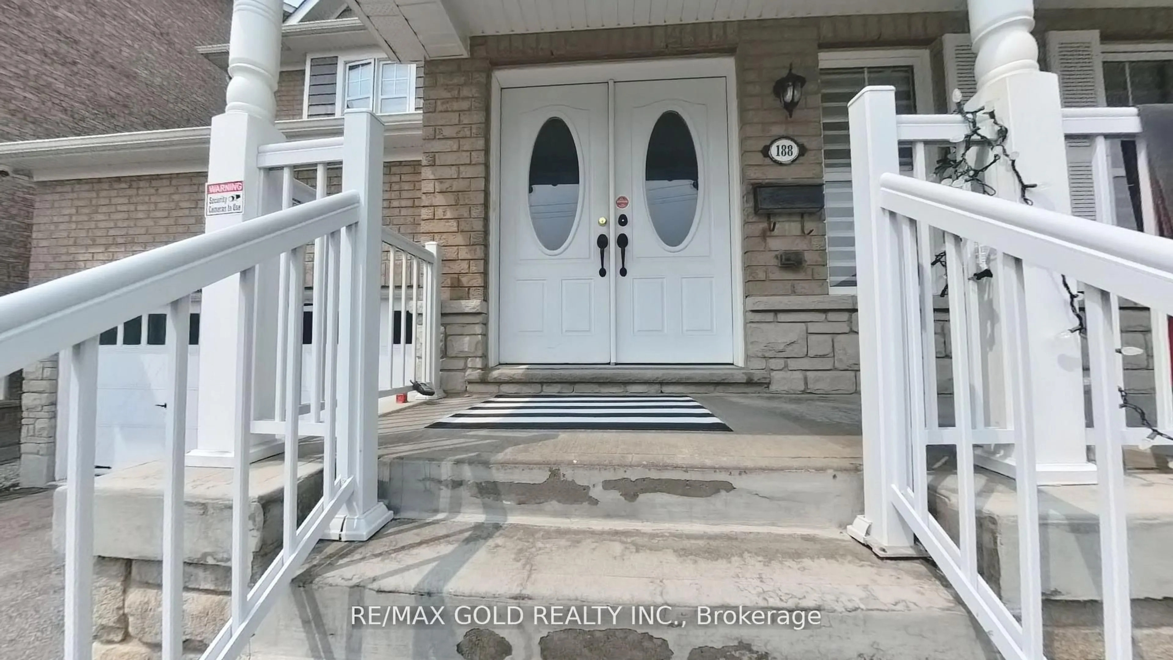 Indoor entryway for 188 Church St, New Tecumseth Ontario L0M 1J0