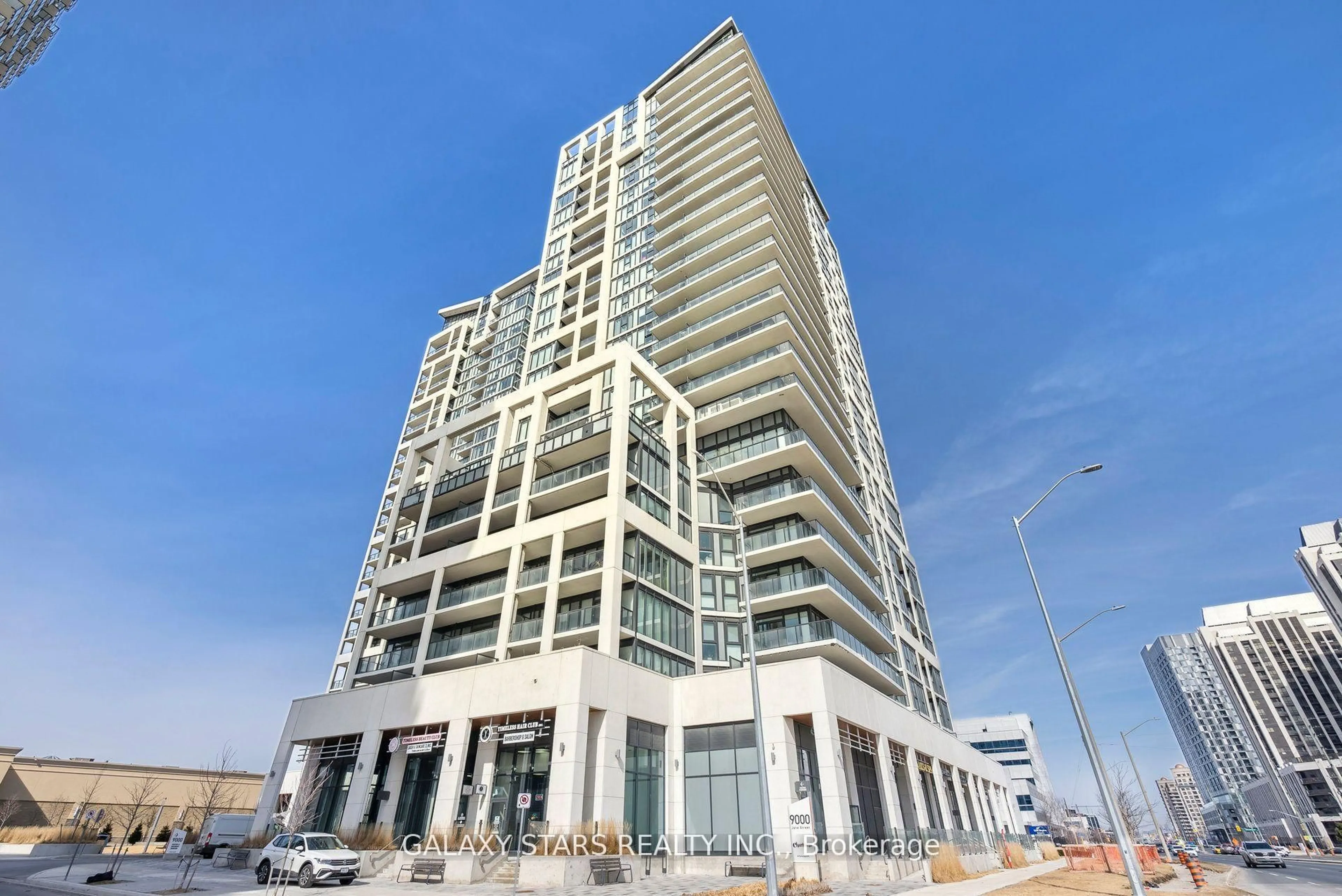 Indoor foyer for 9000 Jane St #2425, Vaughan Ontario L4K 0M6