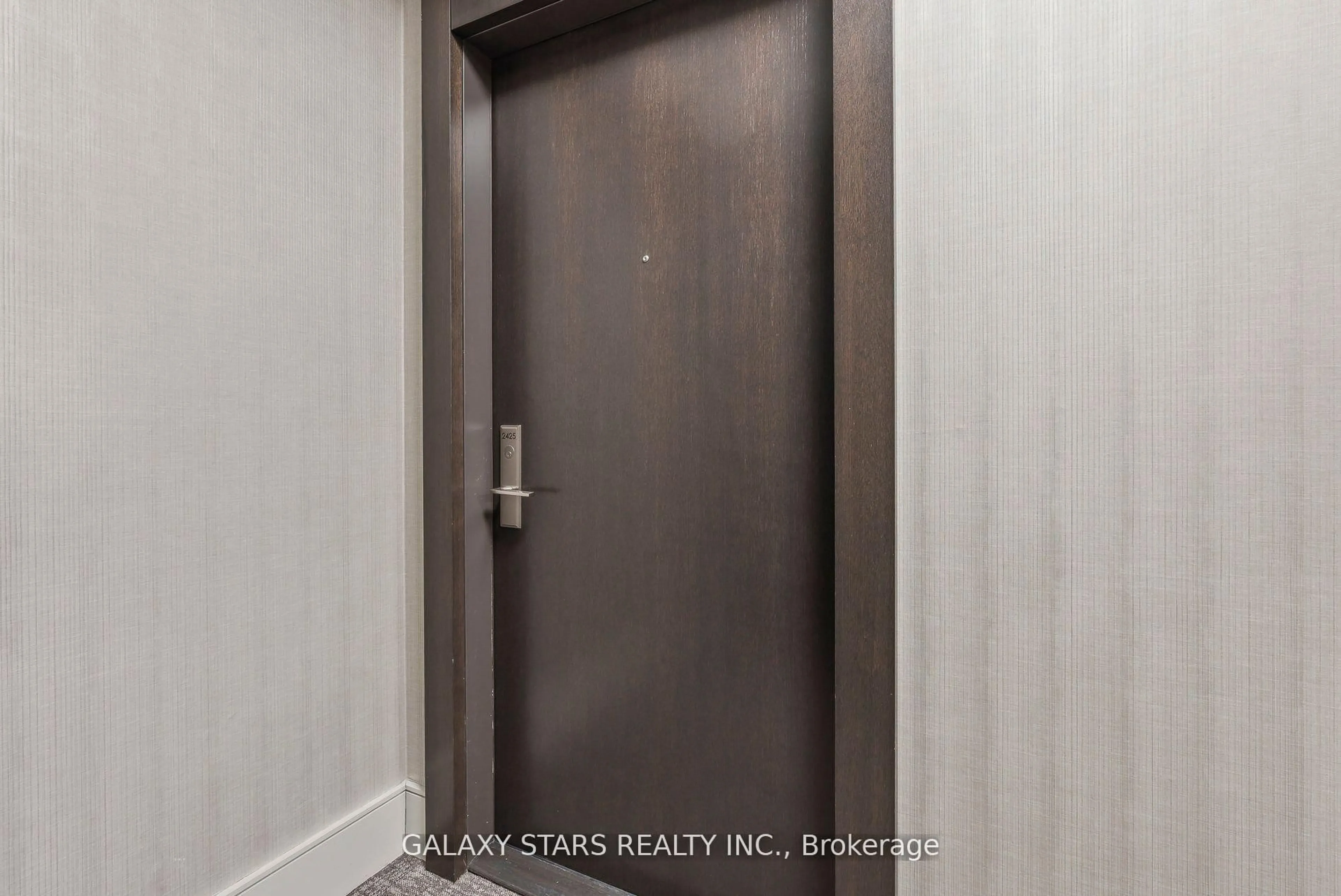 Indoor entryway for 9000 Jane St #2425, Vaughan Ontario L4K 0M6