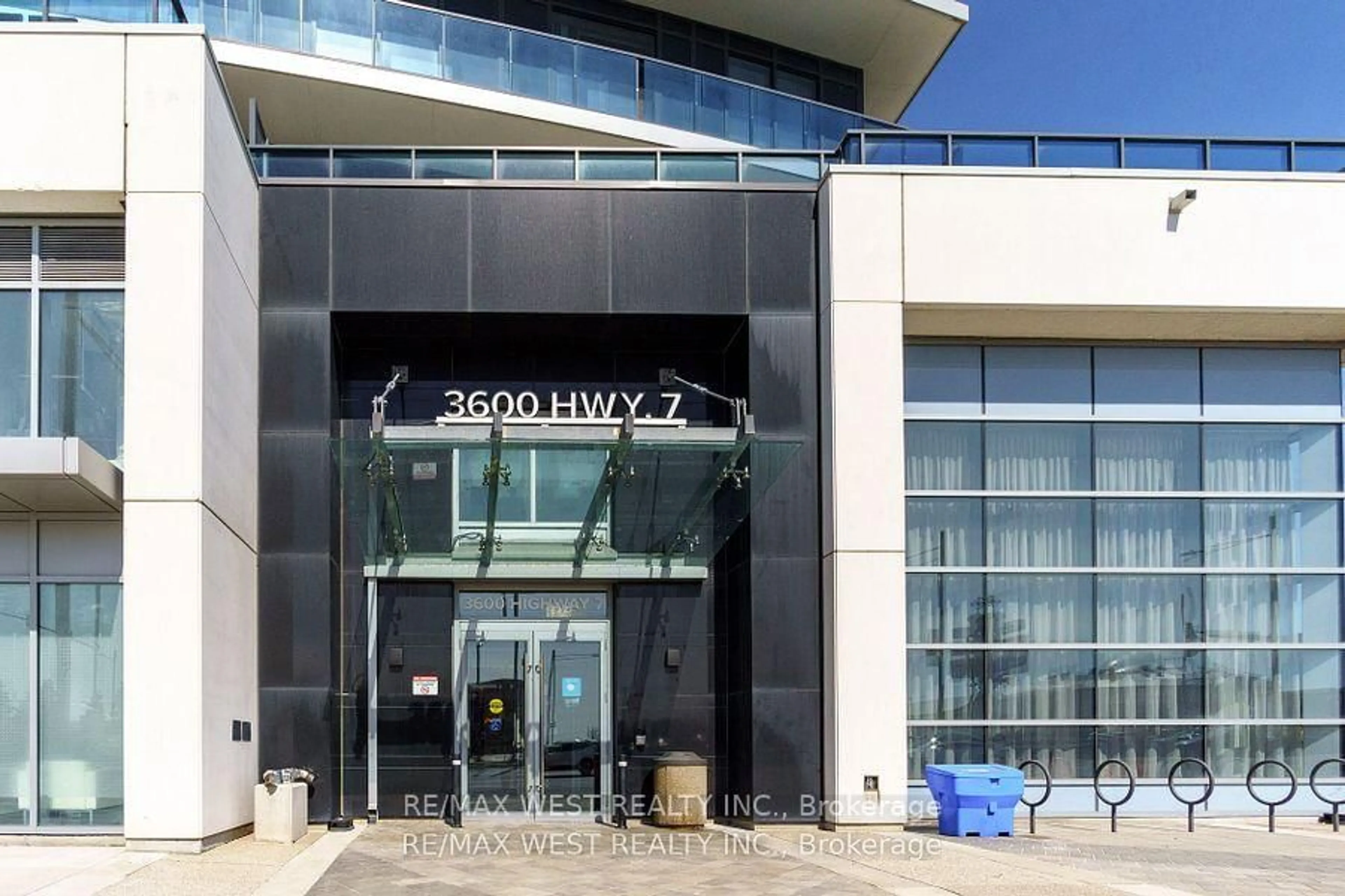 Indoor foyer for 3600 Highway 7 Rd #314, Vaughan Ontario L4L 0G7