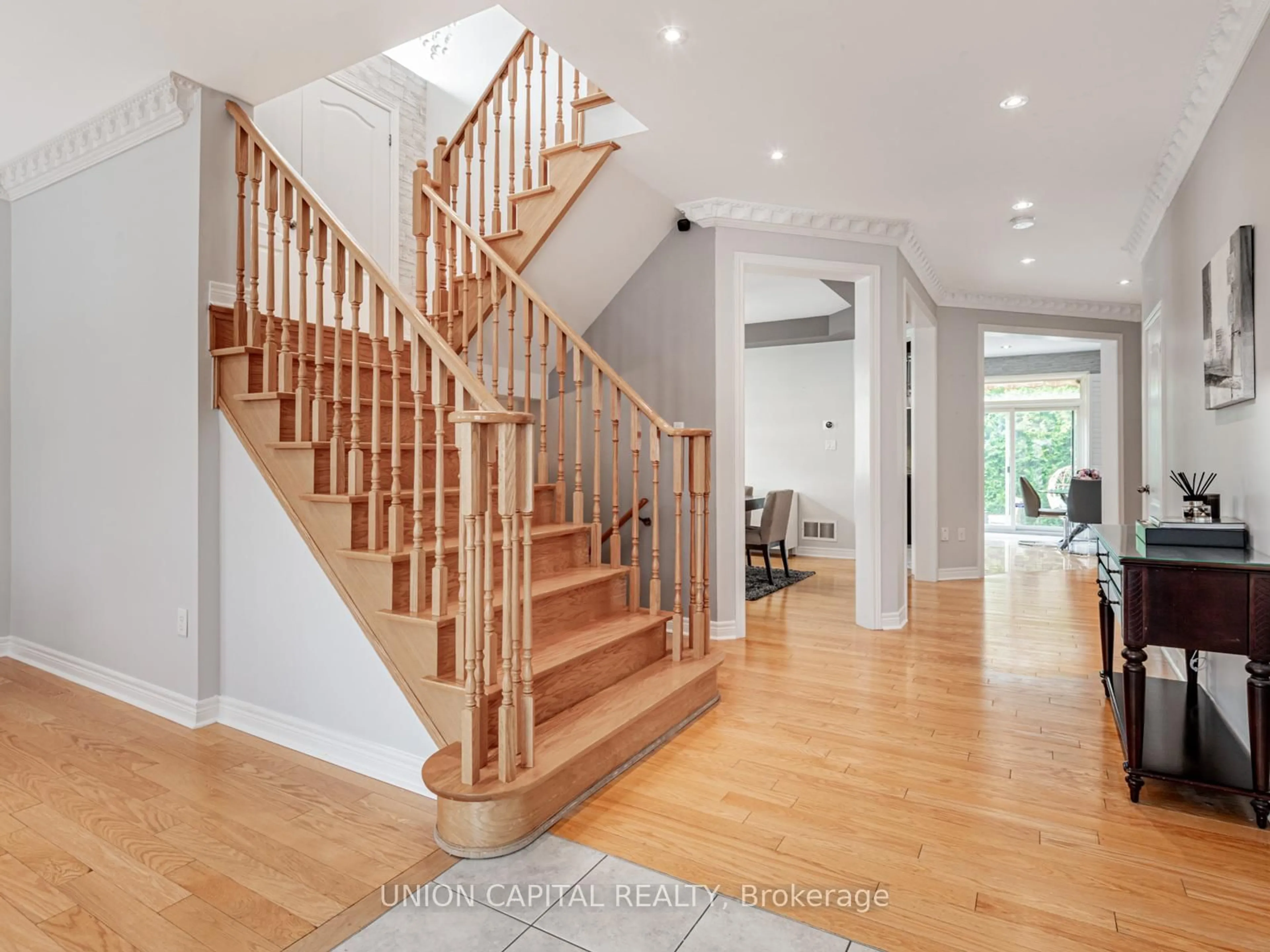 Stairs for 32 Desjardin Dr, Markham Ontario L6E 0M2