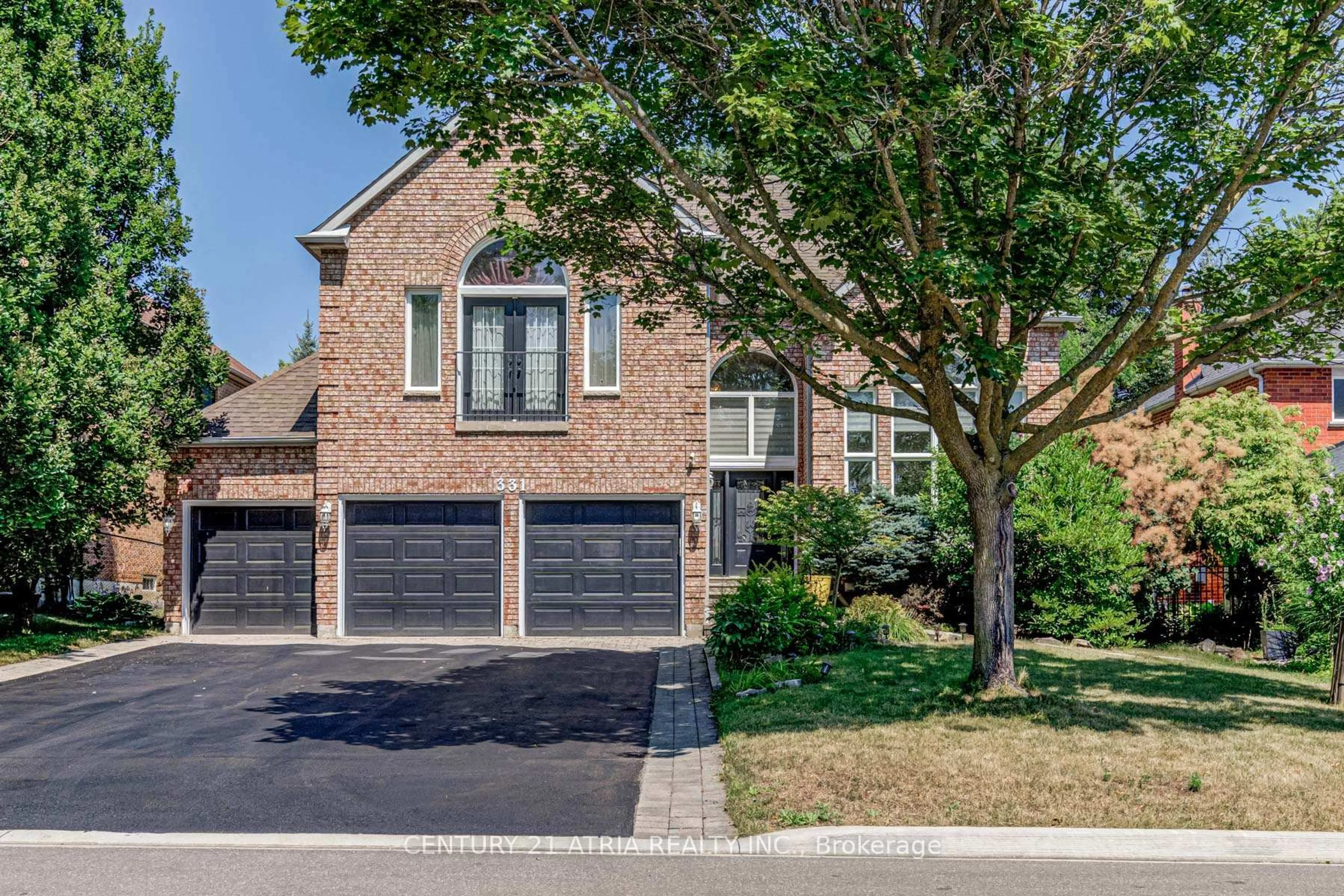 Home with brick exterior material, street for 331 Binns Ave, Newmarket Ontario L3X 1T6