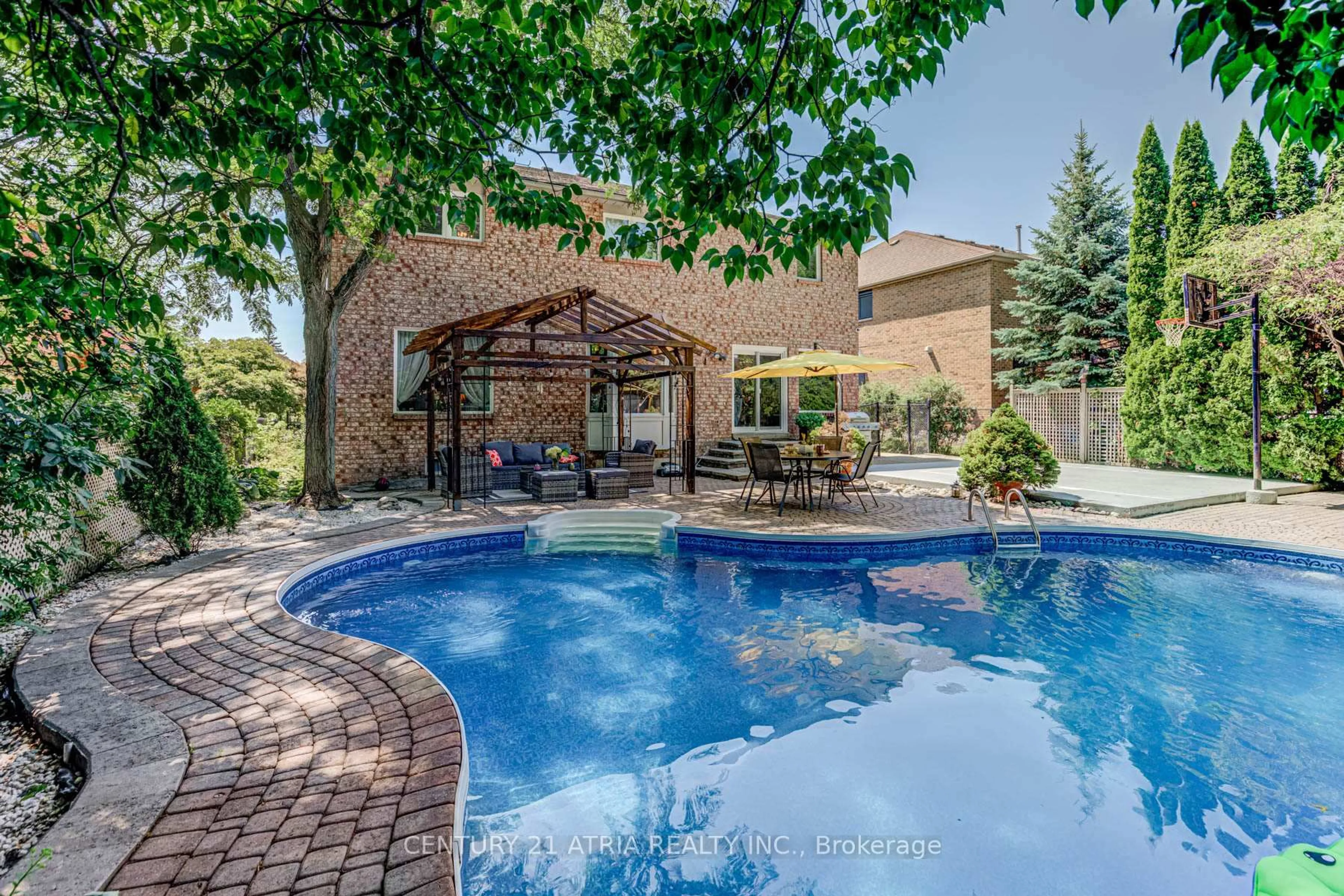 Pool for 331 Binns Ave, Newmarket Ontario L3X 1T6