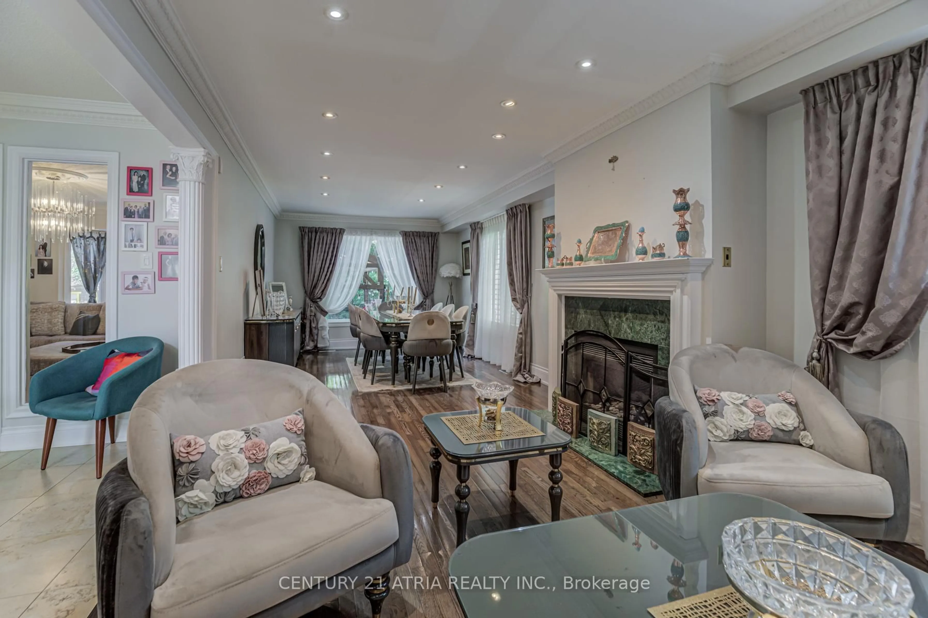 Living room with furniture, unknown for 331 Binns Ave, Newmarket Ontario L3X 1T6