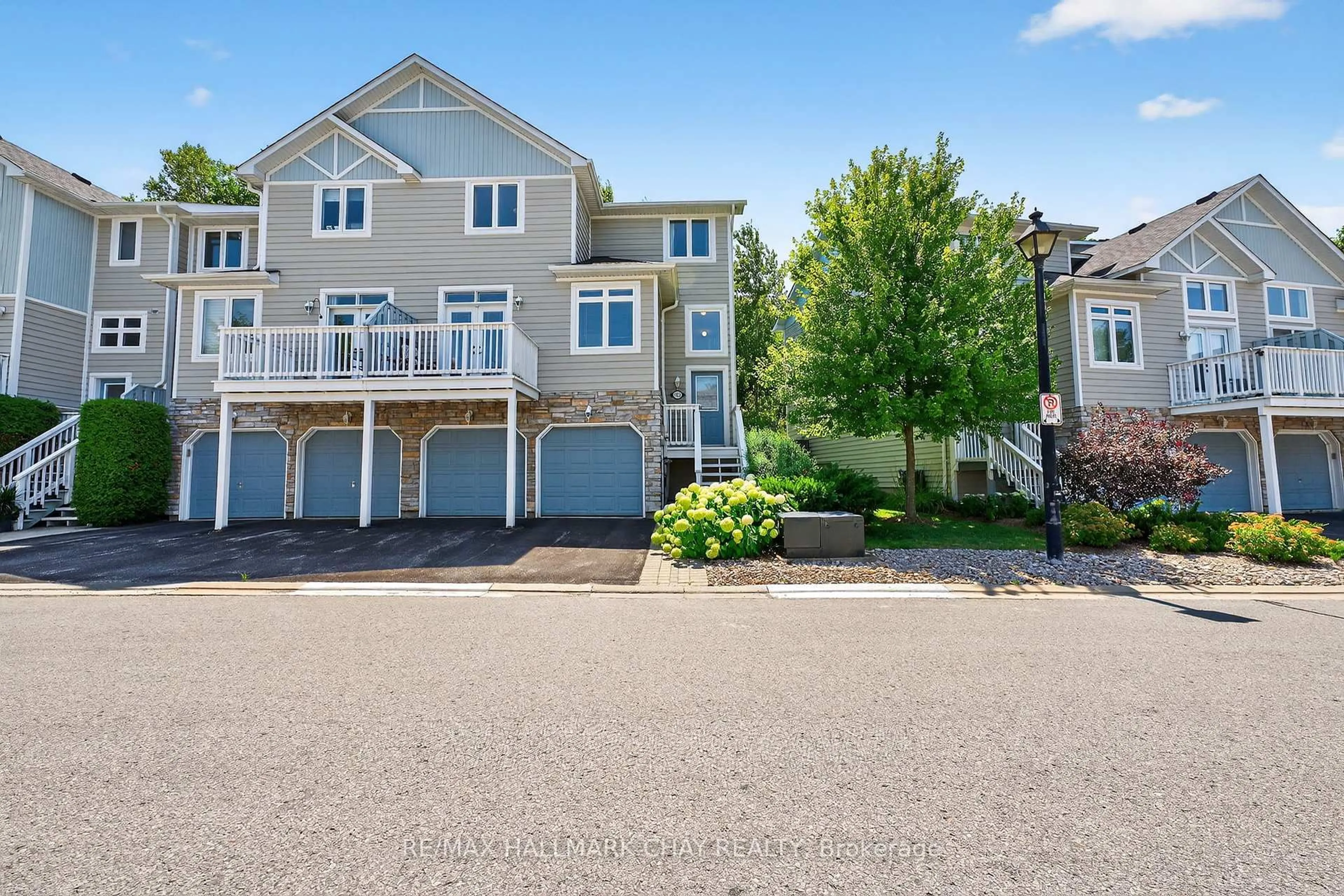 Unknown for 912 Creekfront Way, Newmarket Ontario L3Y 8T4