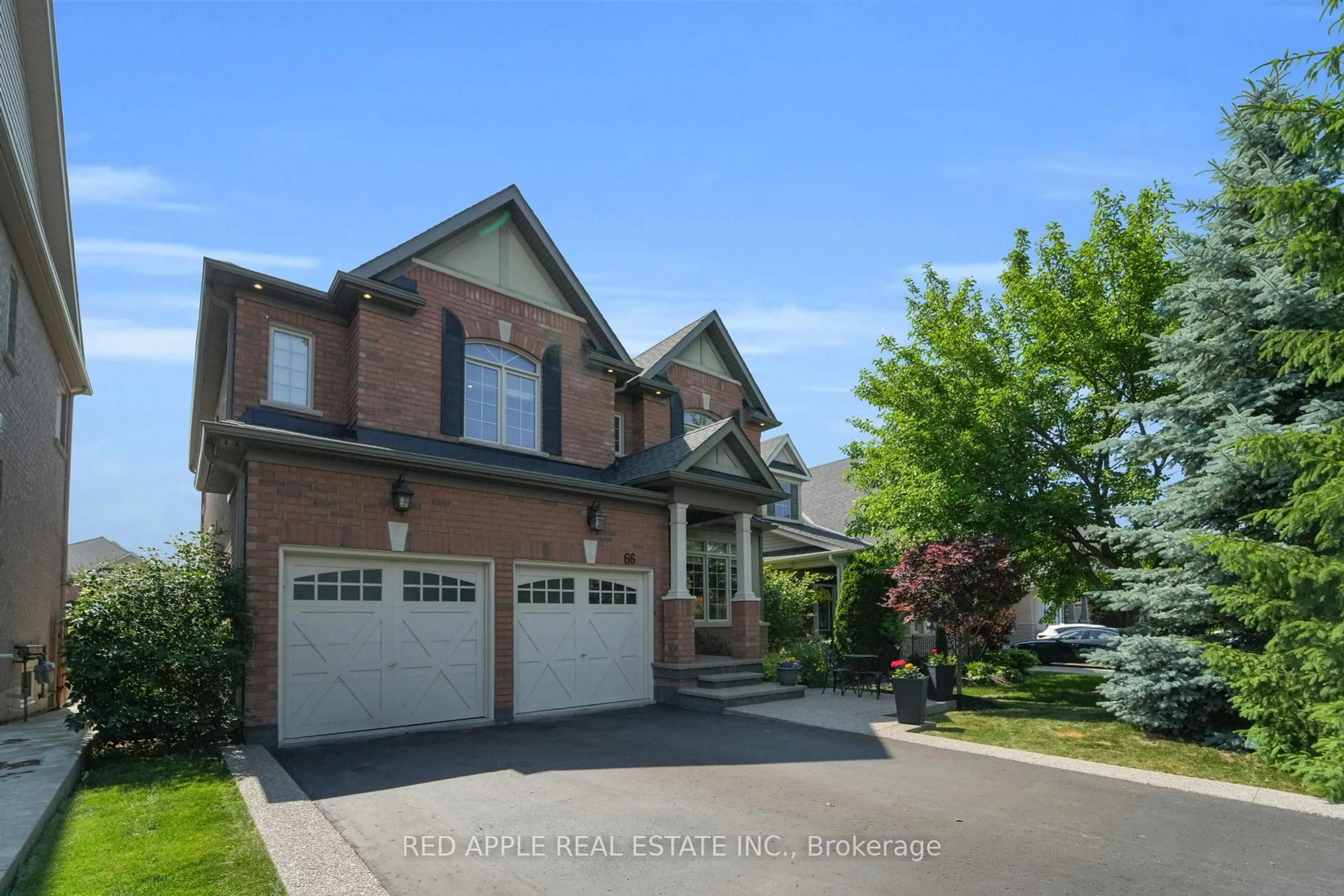 Home with brick exterior material, street for 66 Milligan St, Bradford West Gwillimbury Ontario L3Z 0A5
