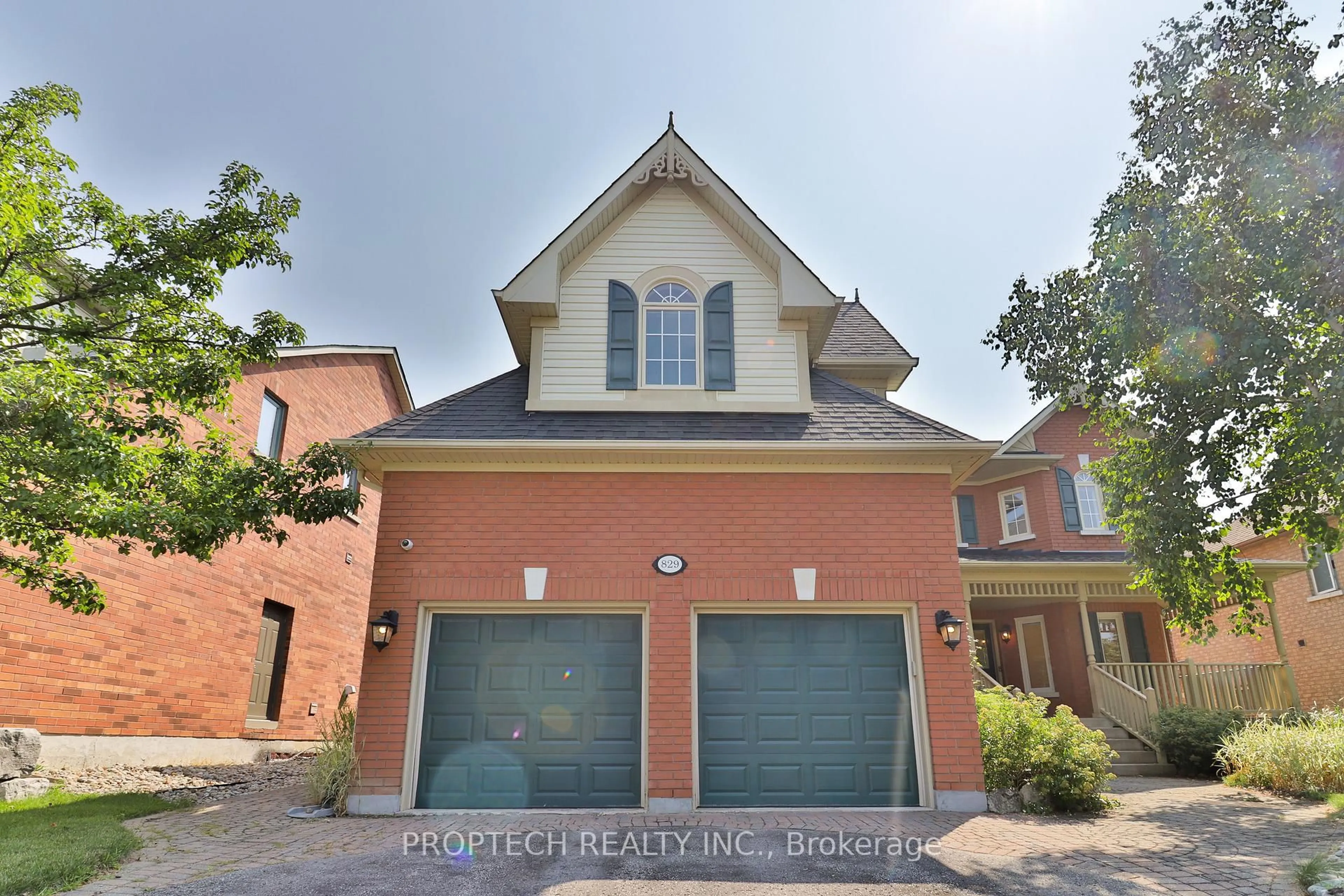 Home with brick exterior material, street for 829 Quantra Cres, Newmarket Ontario L3X 1M8