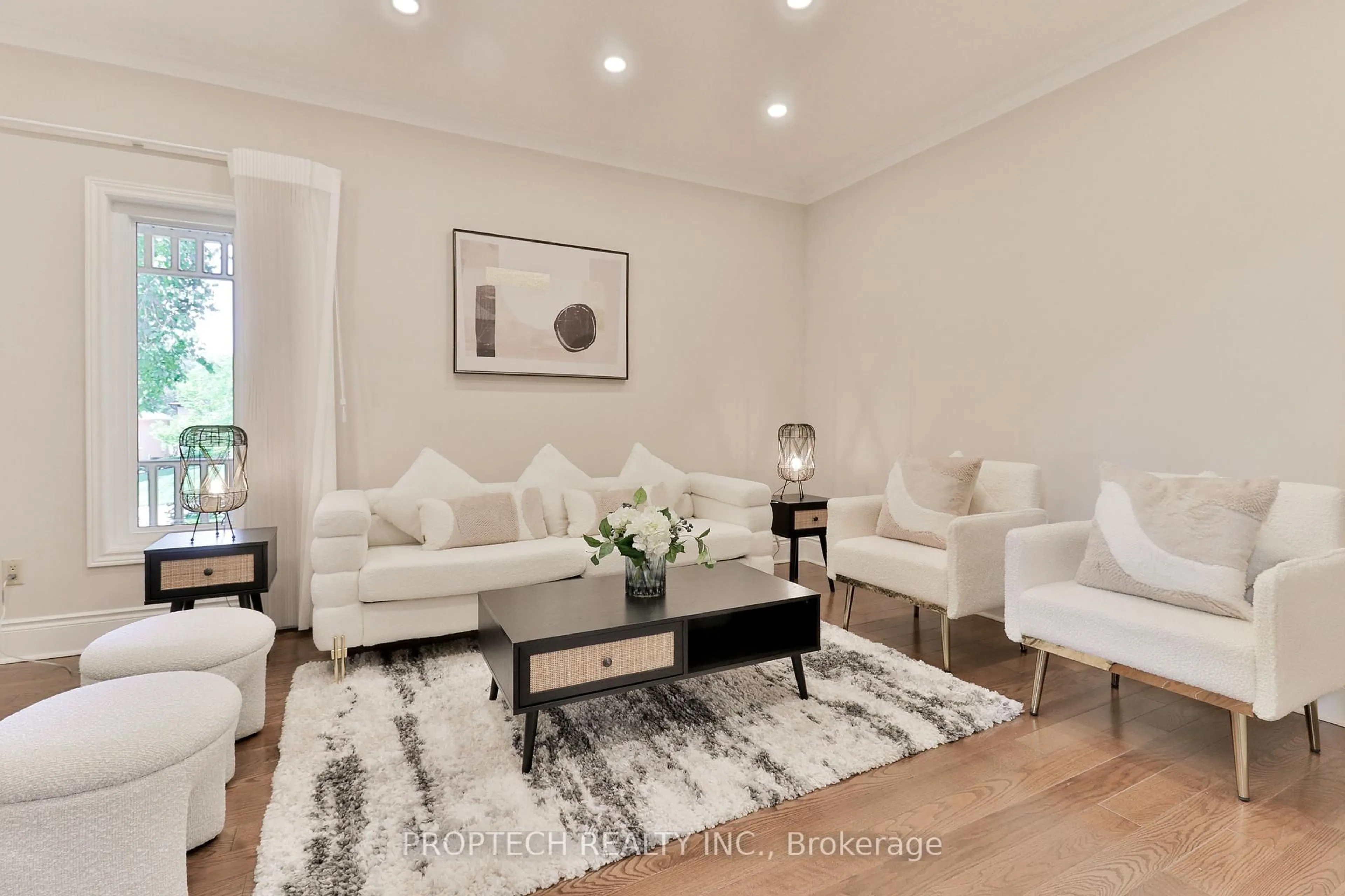 Living room with furniture, unknown for 829 Quantra Cres, Newmarket Ontario L3X 1M8