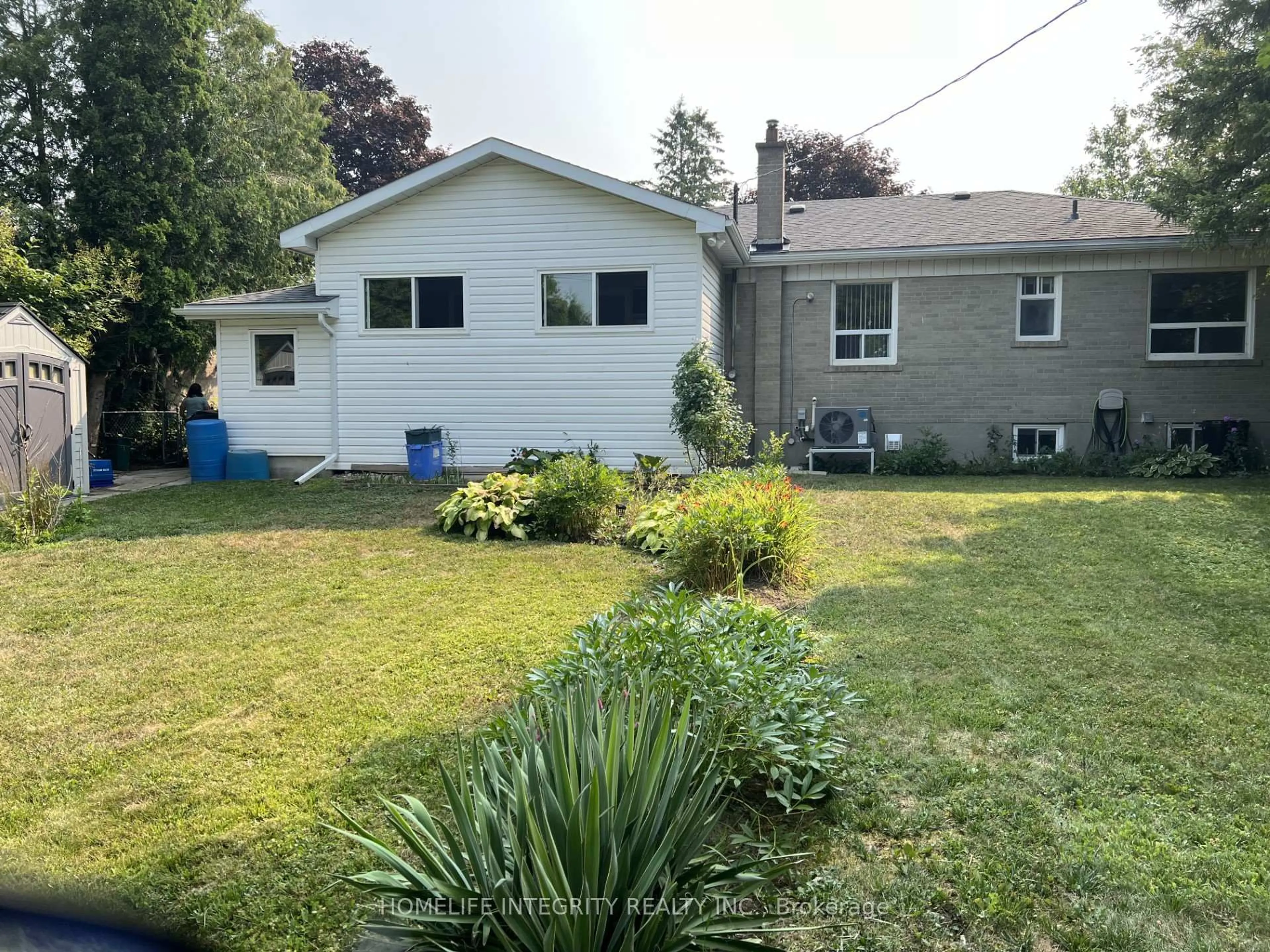 A pic from outside/outdoor area/front of a property/back of a property/a pic from drone, street for 76 William St, New Tecumseth Ontario L9R 1N1