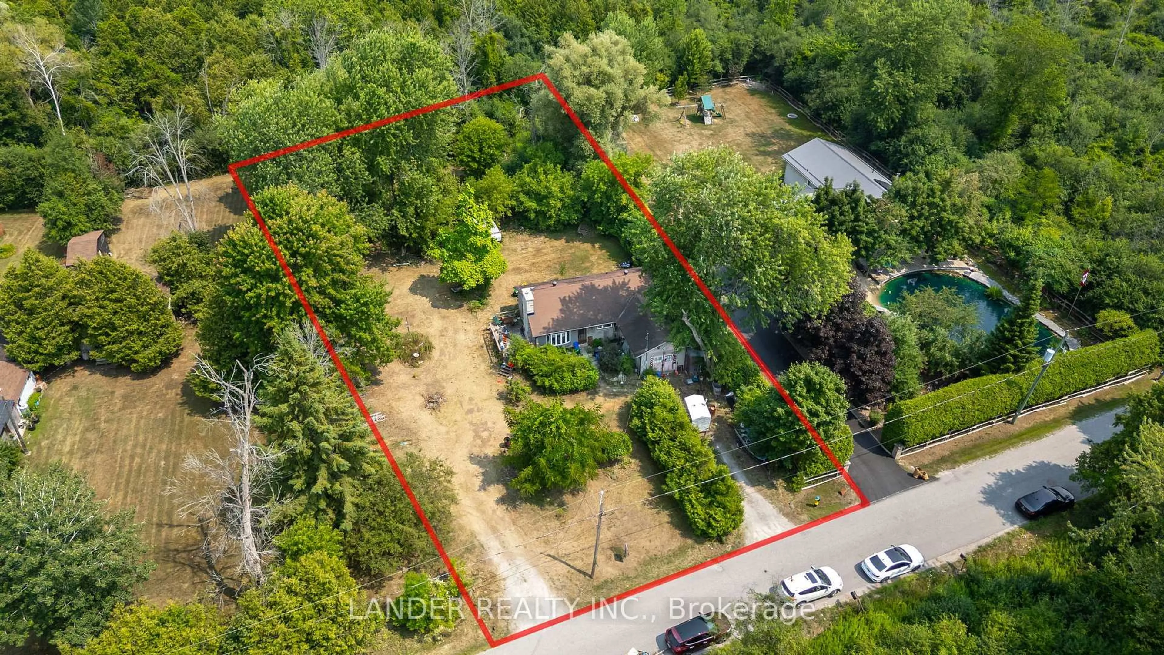 A pic from outside/outdoor area/front of a property/back of a property/a pic from drone, unknown for 683 Varney Rd, Georgina Ontario L4P 3E9