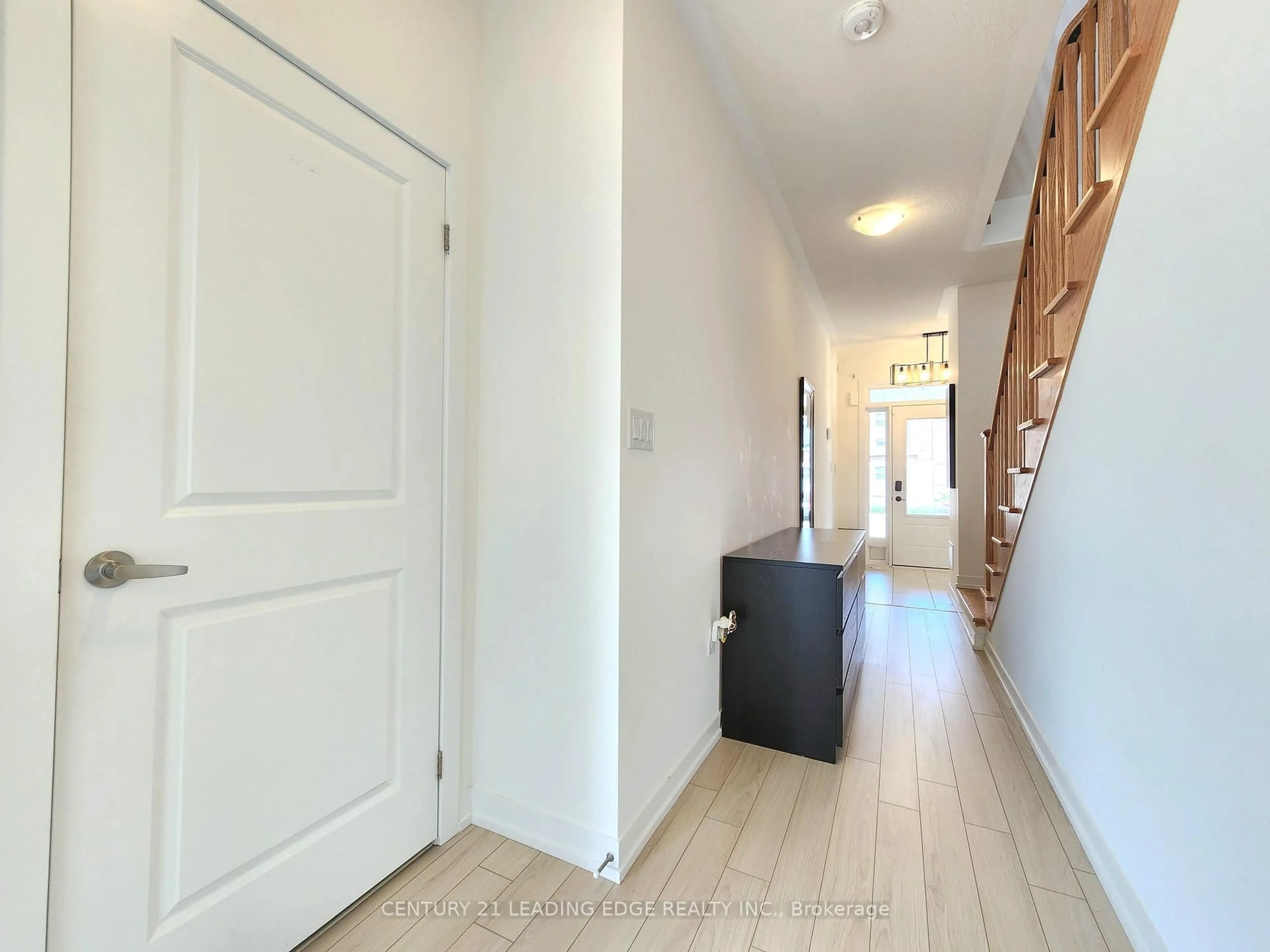 Indoor entryway for 49 Riley Reed Lane, Richmond Hill Ontario L4S 0M3