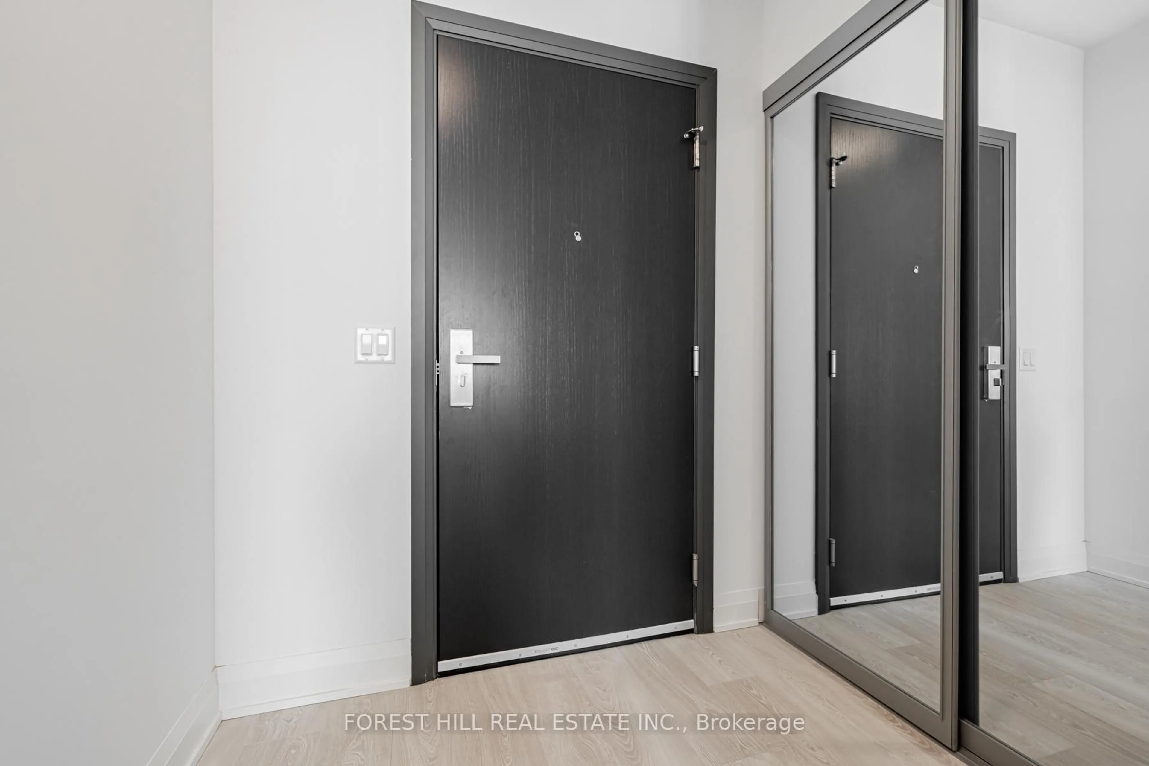 Indoor foyer for 8 Water Walk Dr #3706, Markham Ontario L3R 6L4