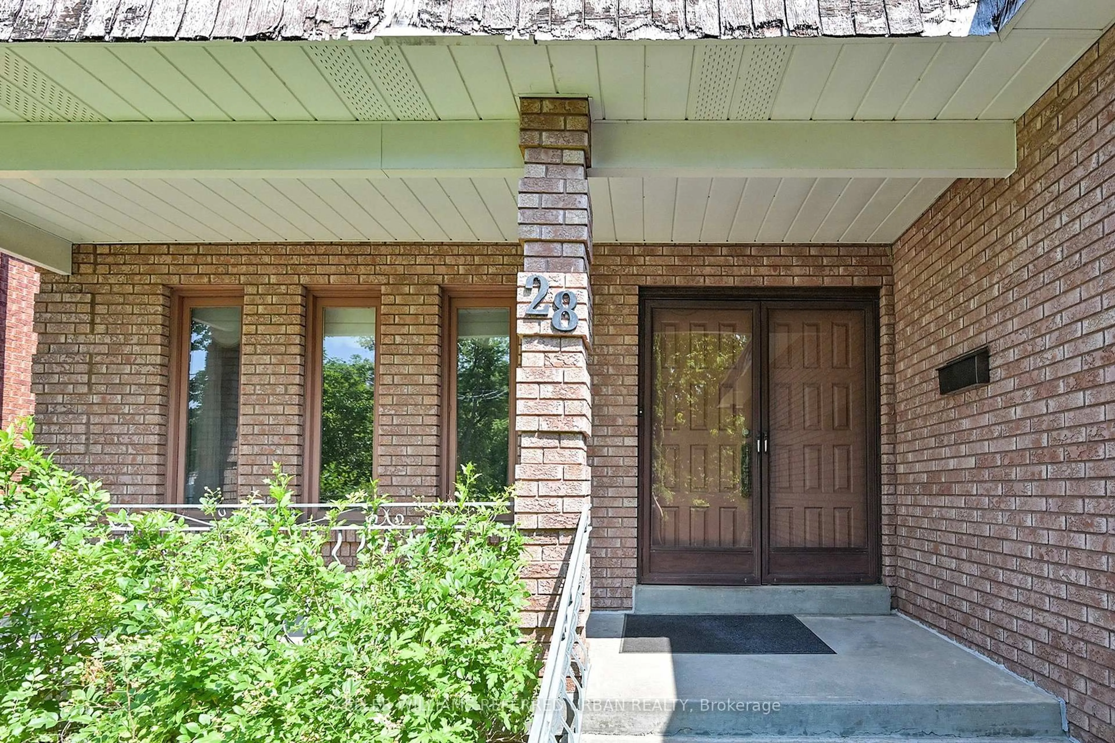 Home with brick exterior material, street for 28 Westwood Lane, Richmond Hill Ontario L4C 6X9