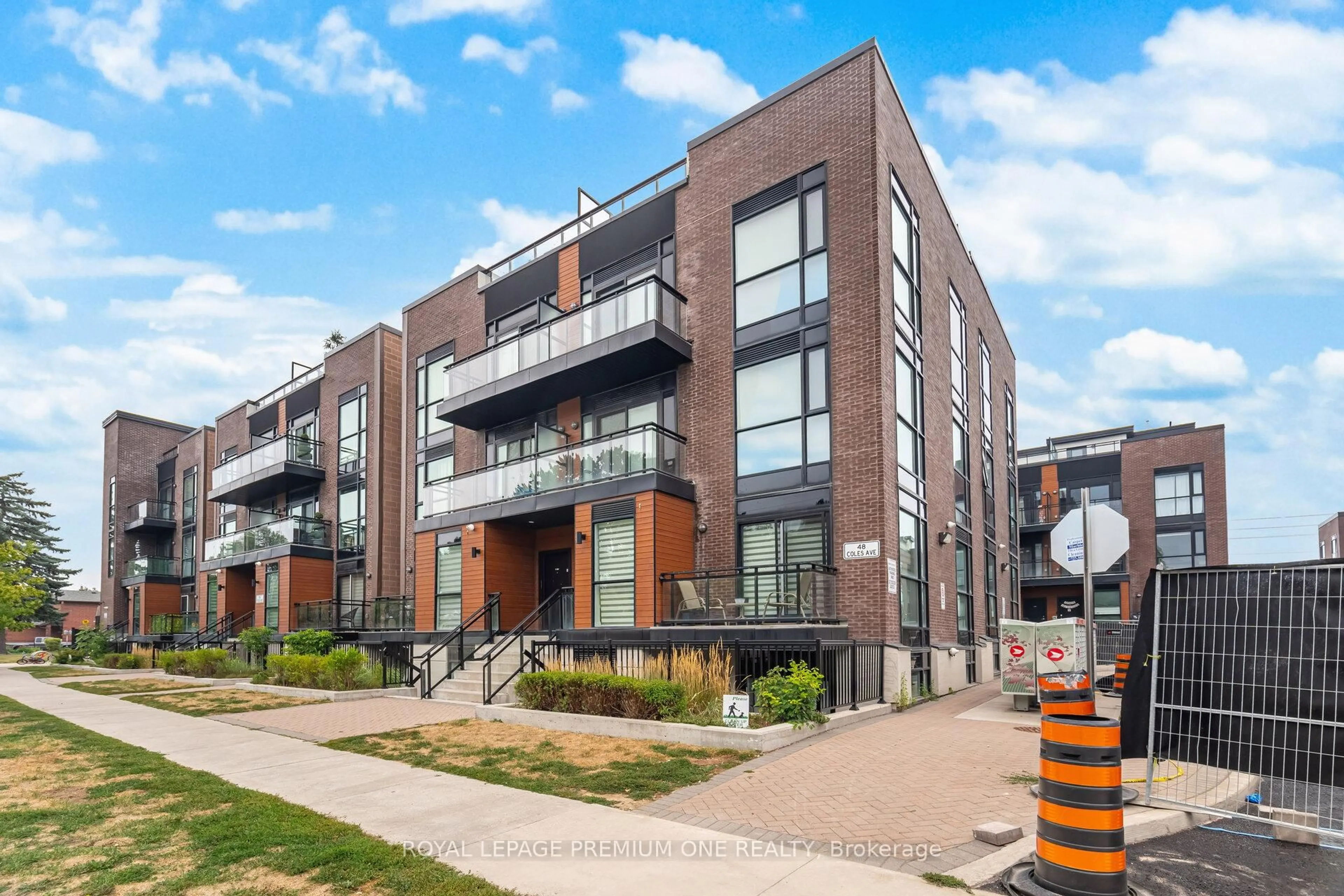 Home with brick exterior material, street for 48 COLES Ave ##702, Vaughan Ontario L4L 0J1
