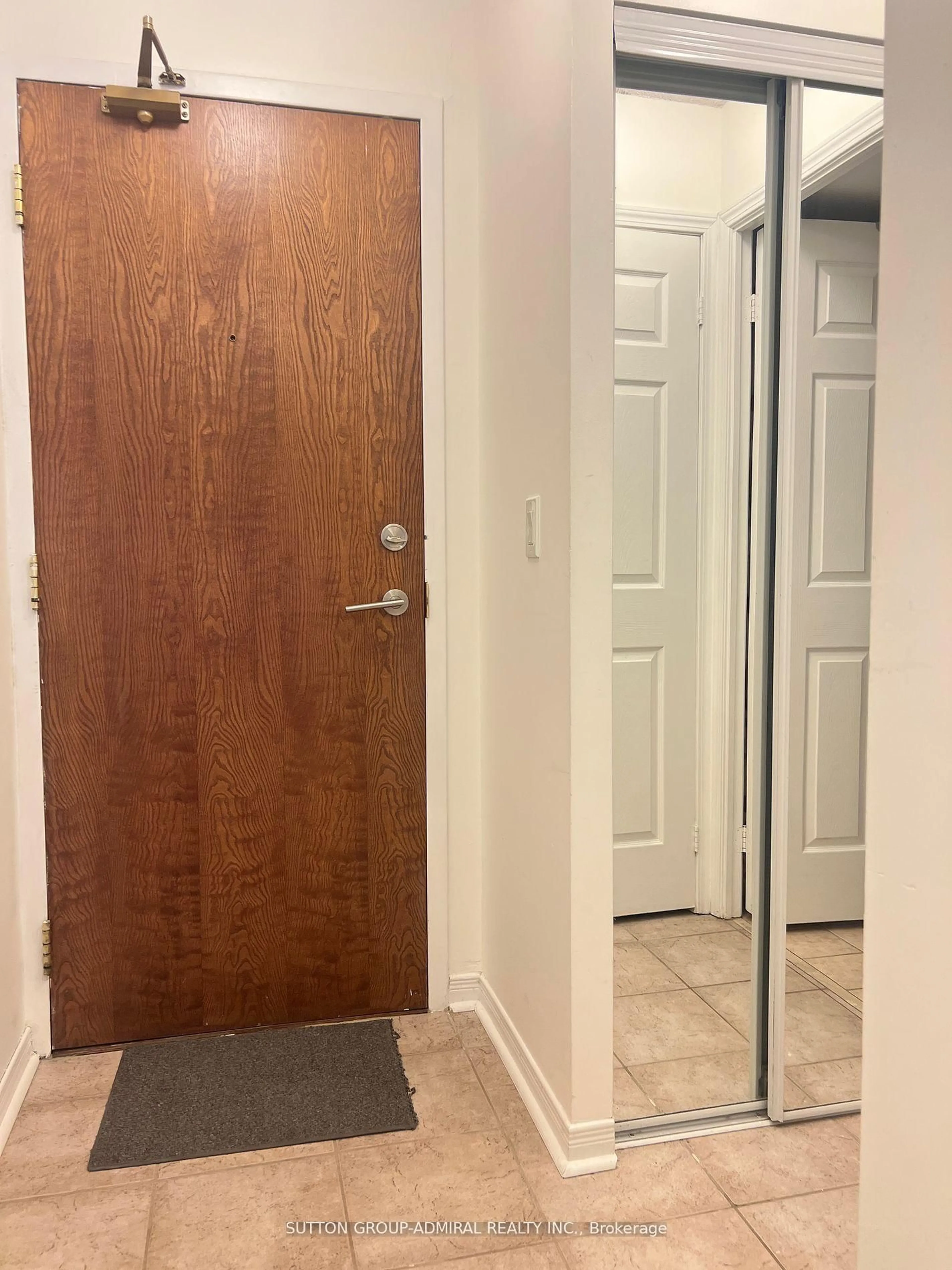 Unknown for 11 Oneida Cres #208, Richmond Hill Ontario L4B 0A1