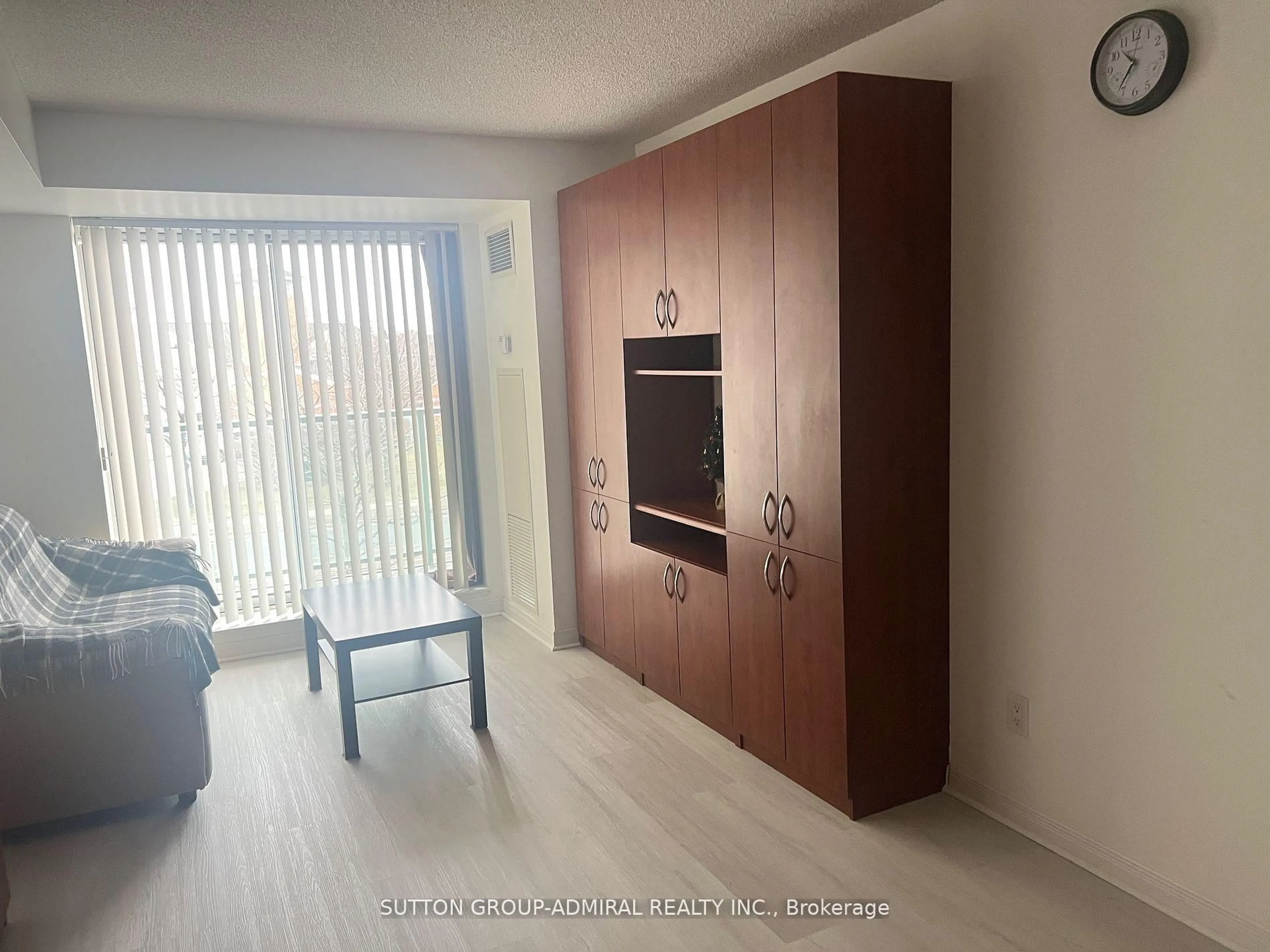A pic of a room for 11 Oneida Cres #208, Richmond Hill Ontario L4B 0A1