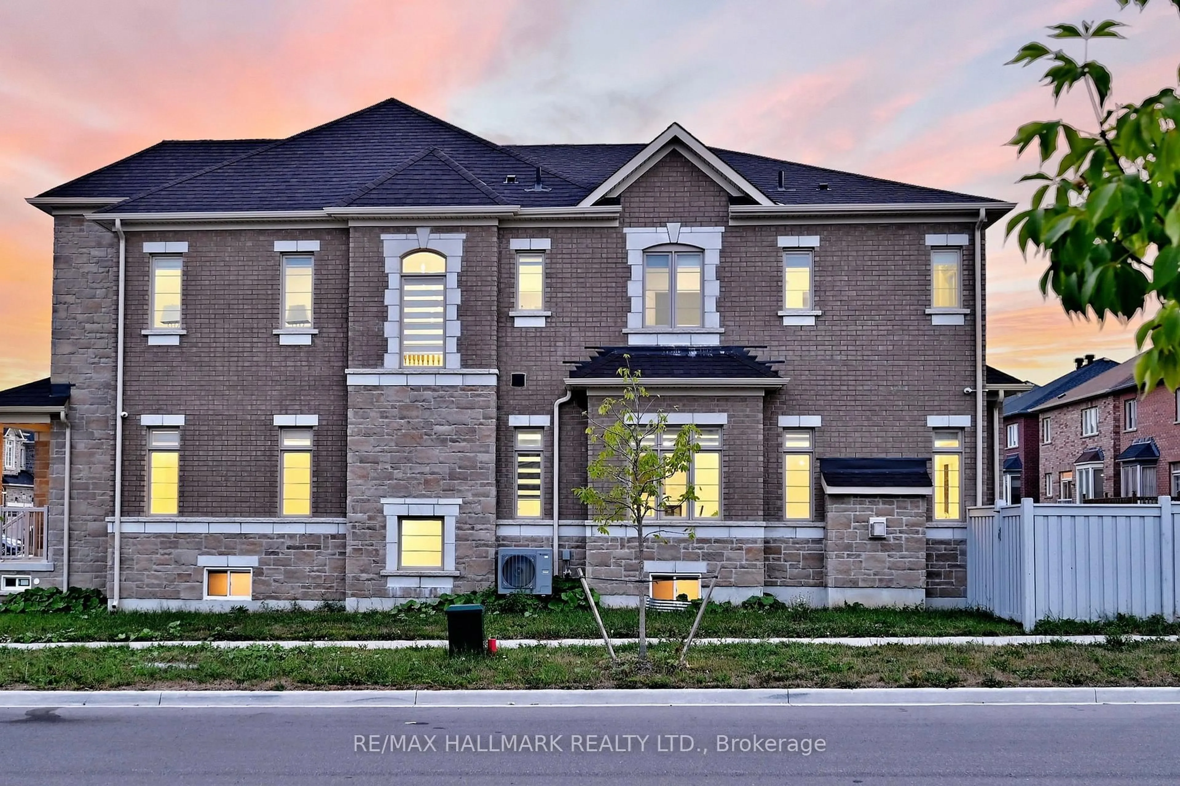 Home with brick exterior material, building for 220 Wesmina Ave, Whitchurch-Stouffville Ontario L4A 5A2