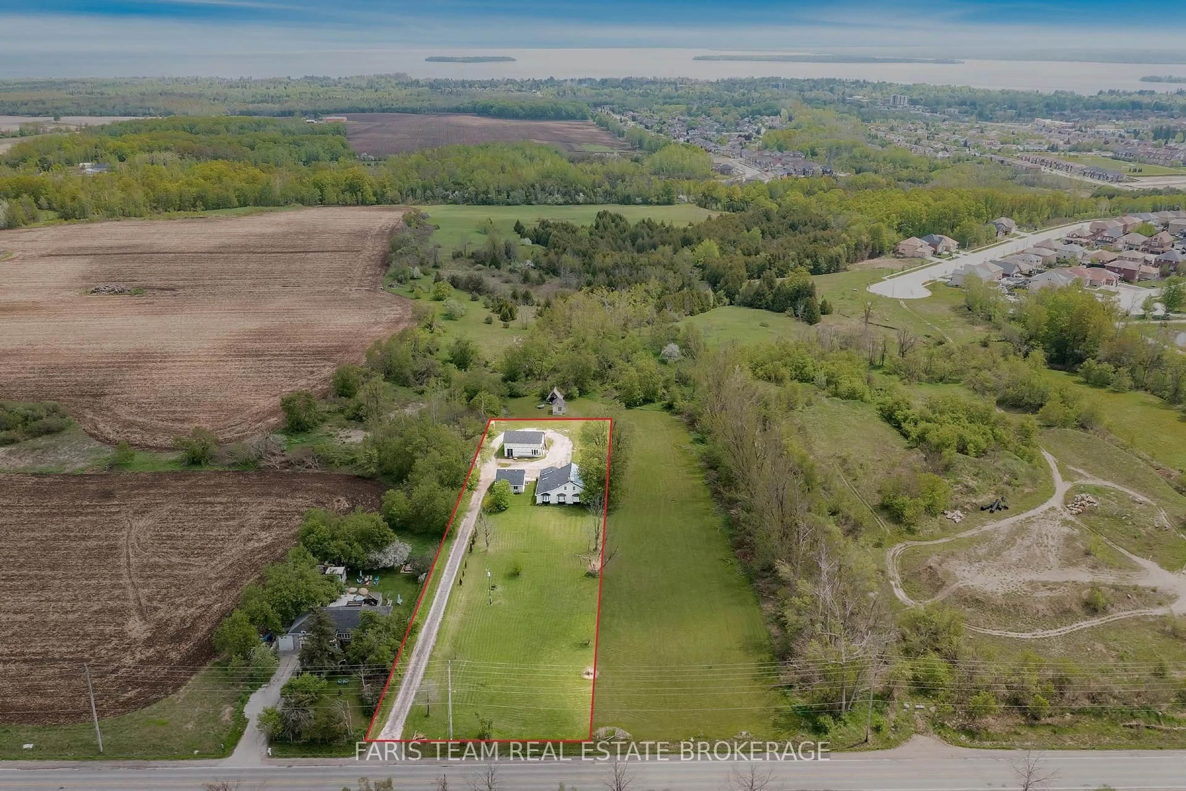 A pic from outside/outdoor area/front of a property/back of a property/a pic from drone, water/lake/river/ocean view for 2351 20th Sdrd, Innisfil Ontario L9S 4J1