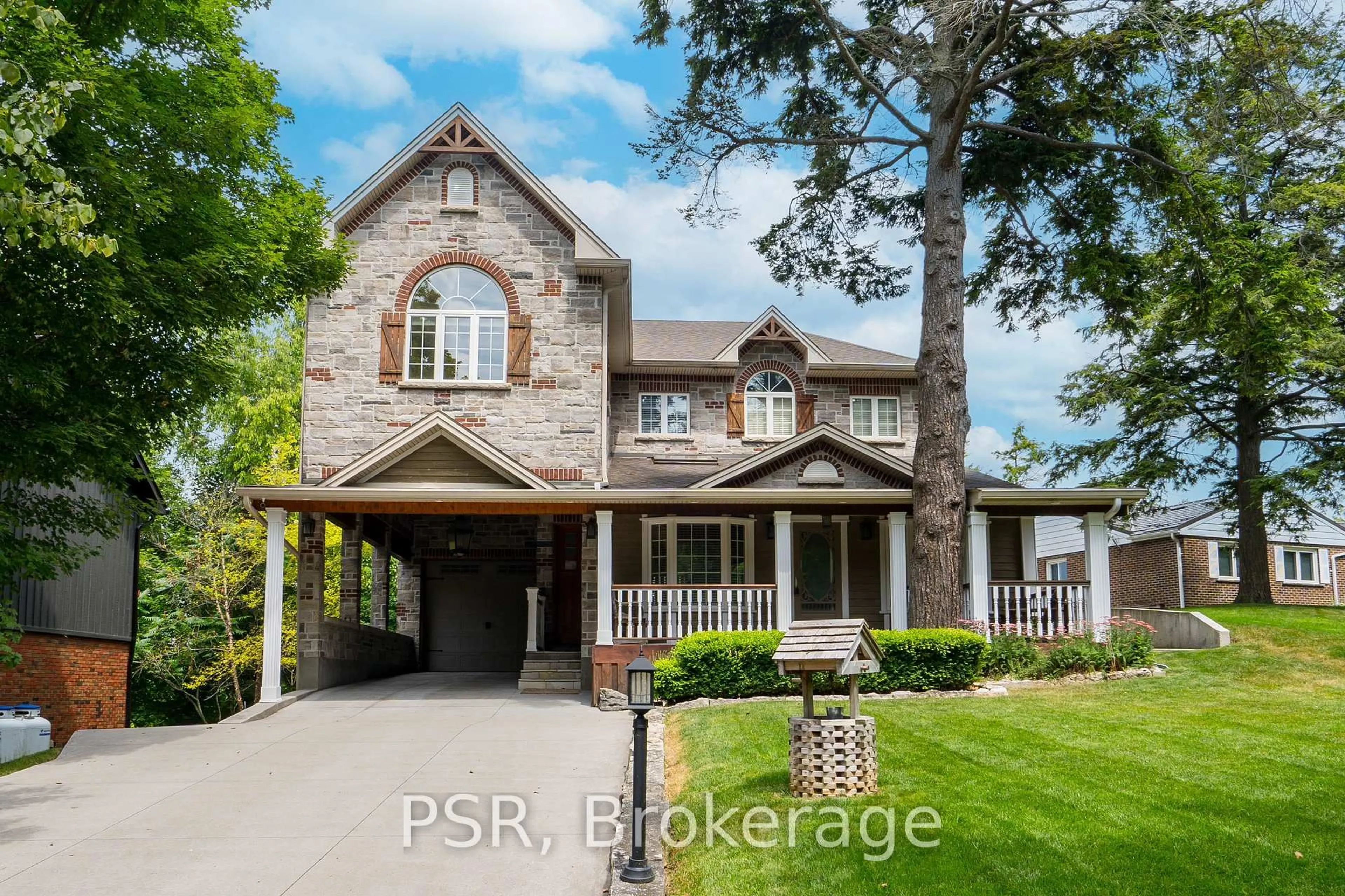 Home with brick exterior material, street for 124 Elmpine Tr, King Ontario L7B 1K4