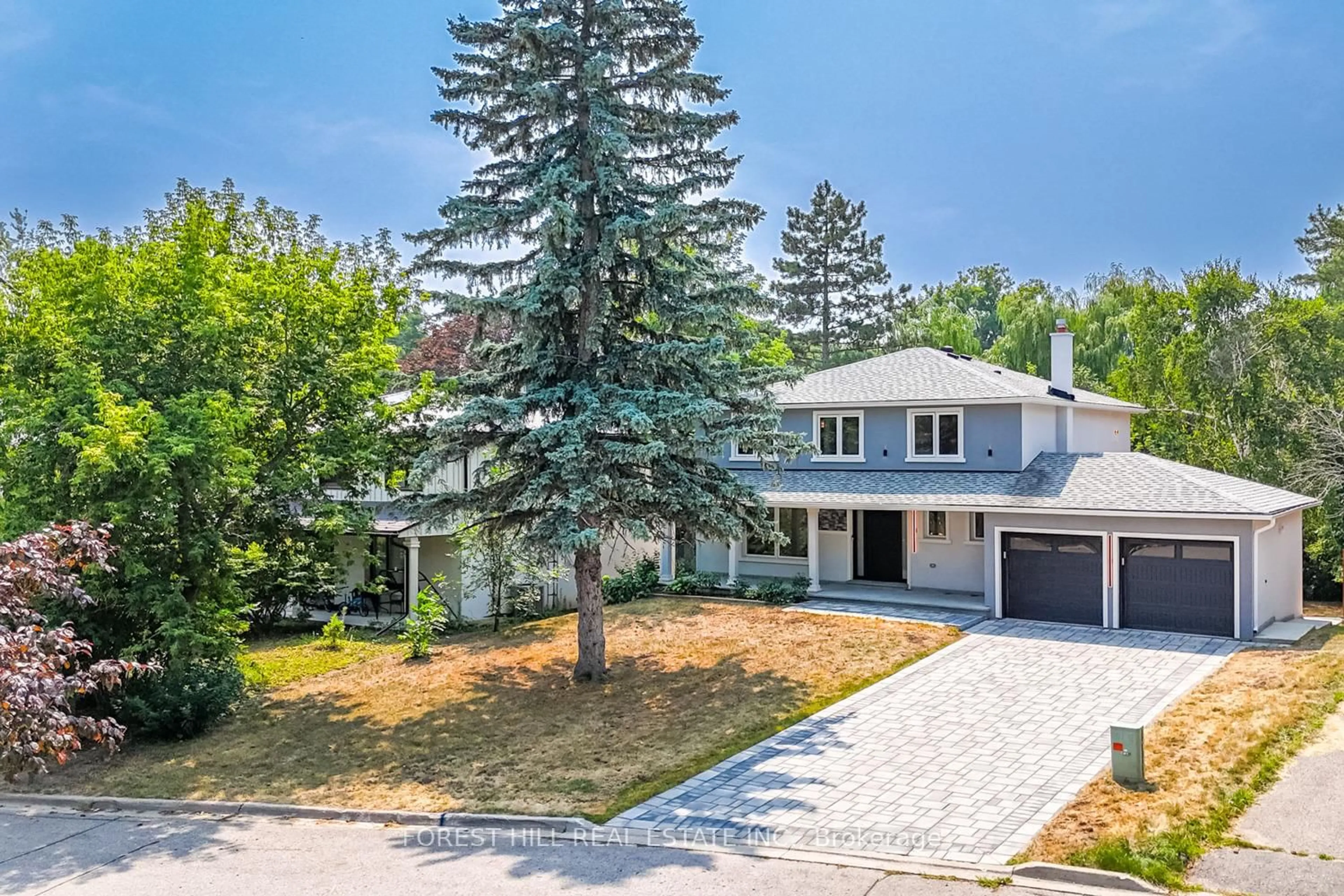 A pic from outside/outdoor area/front of a property/back of a property/a pic from drone, street for 43 Thorny Brae Dr, Markham Ontario L3T 3G5