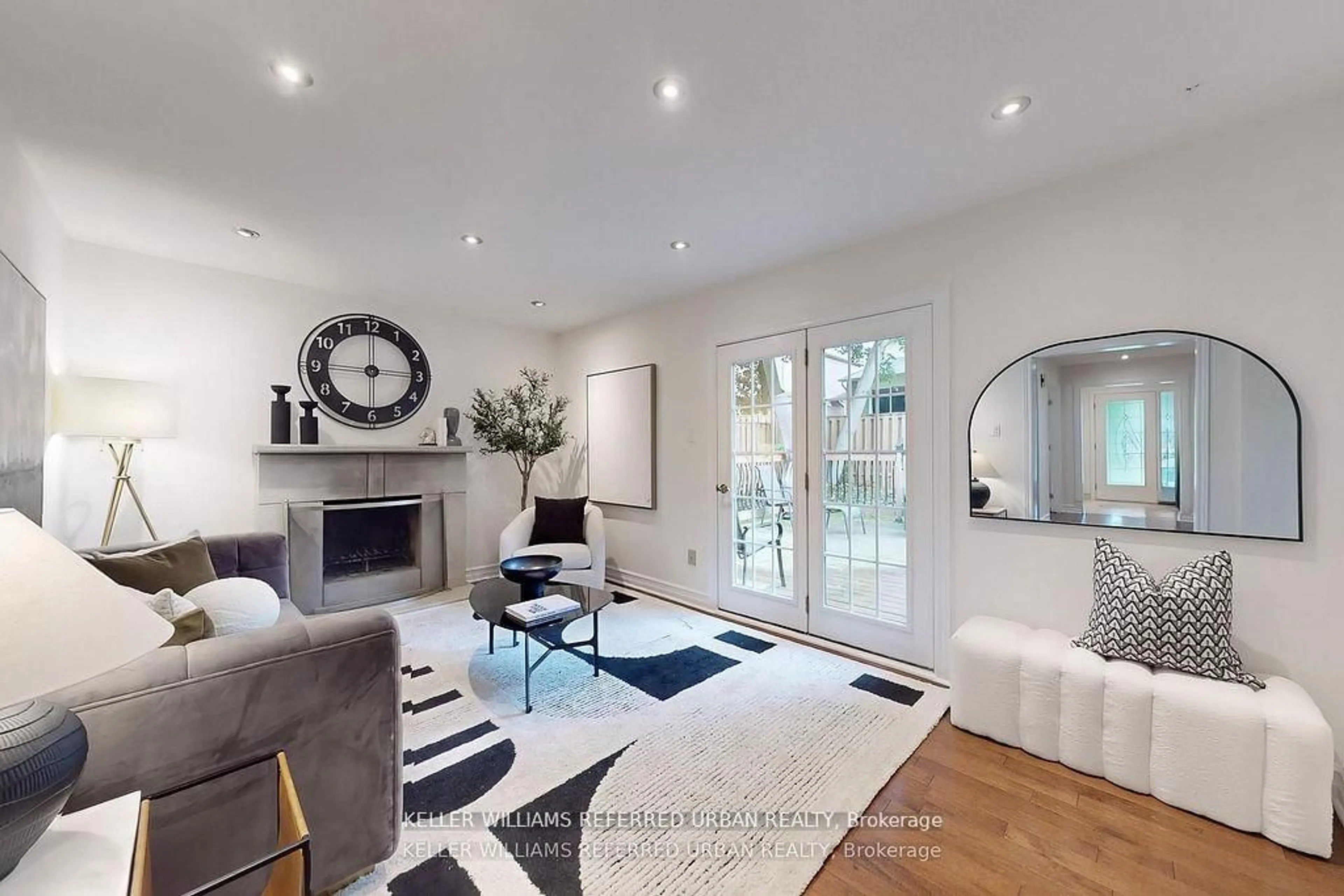 Living room with furniture, unknown for 158 Walton Dr, Aurora Ontario L4G 3R8