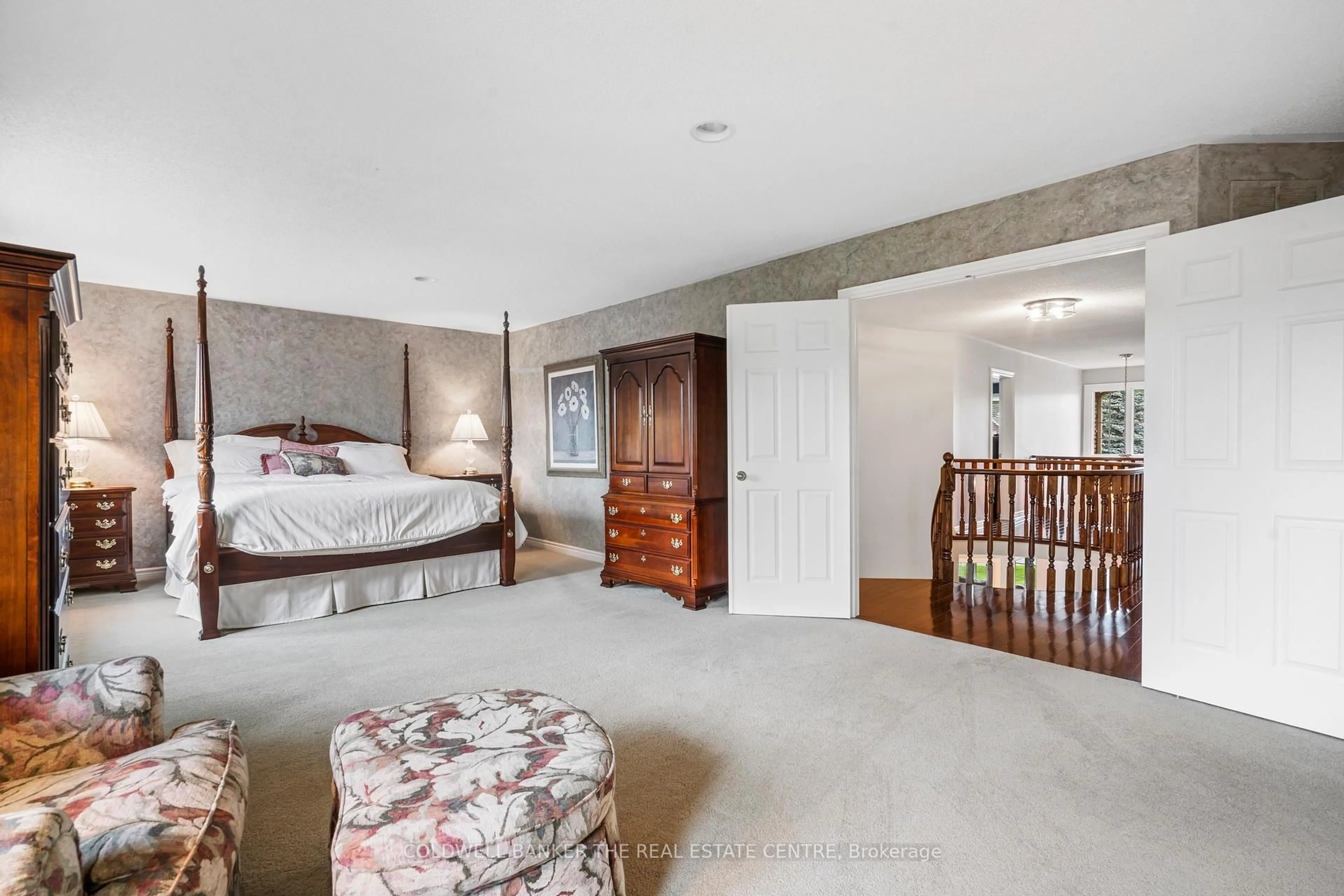 Bedroom with bed, unknown for 384 Amberlee Crt, Newmarket Ontario L3X 1E8
