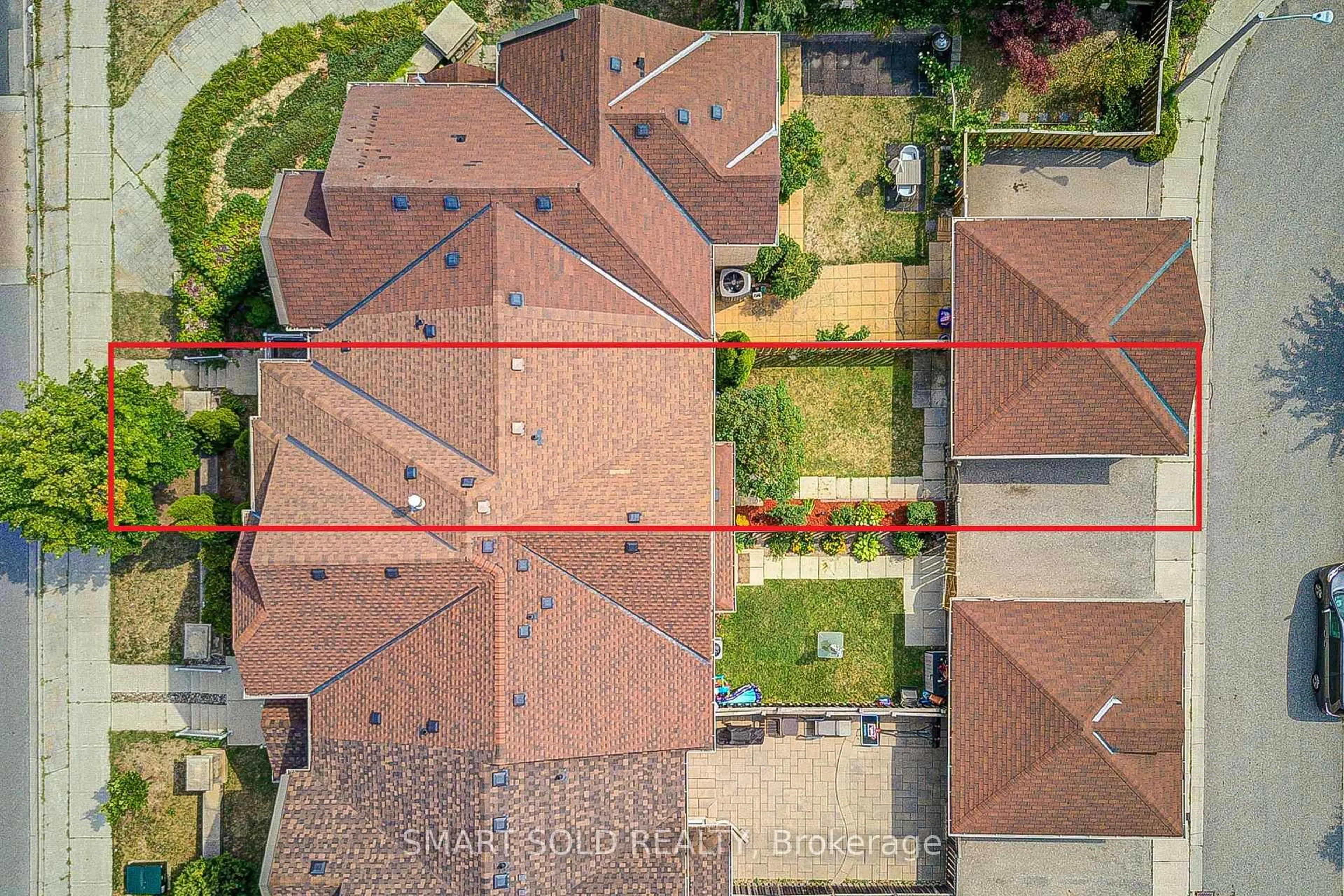 A pic from outside/outdoor area/front of a property/back of a property/a pic from drone, street for 4 Thornhill Woods Dr, Vaughan Ontario L4J 8V3