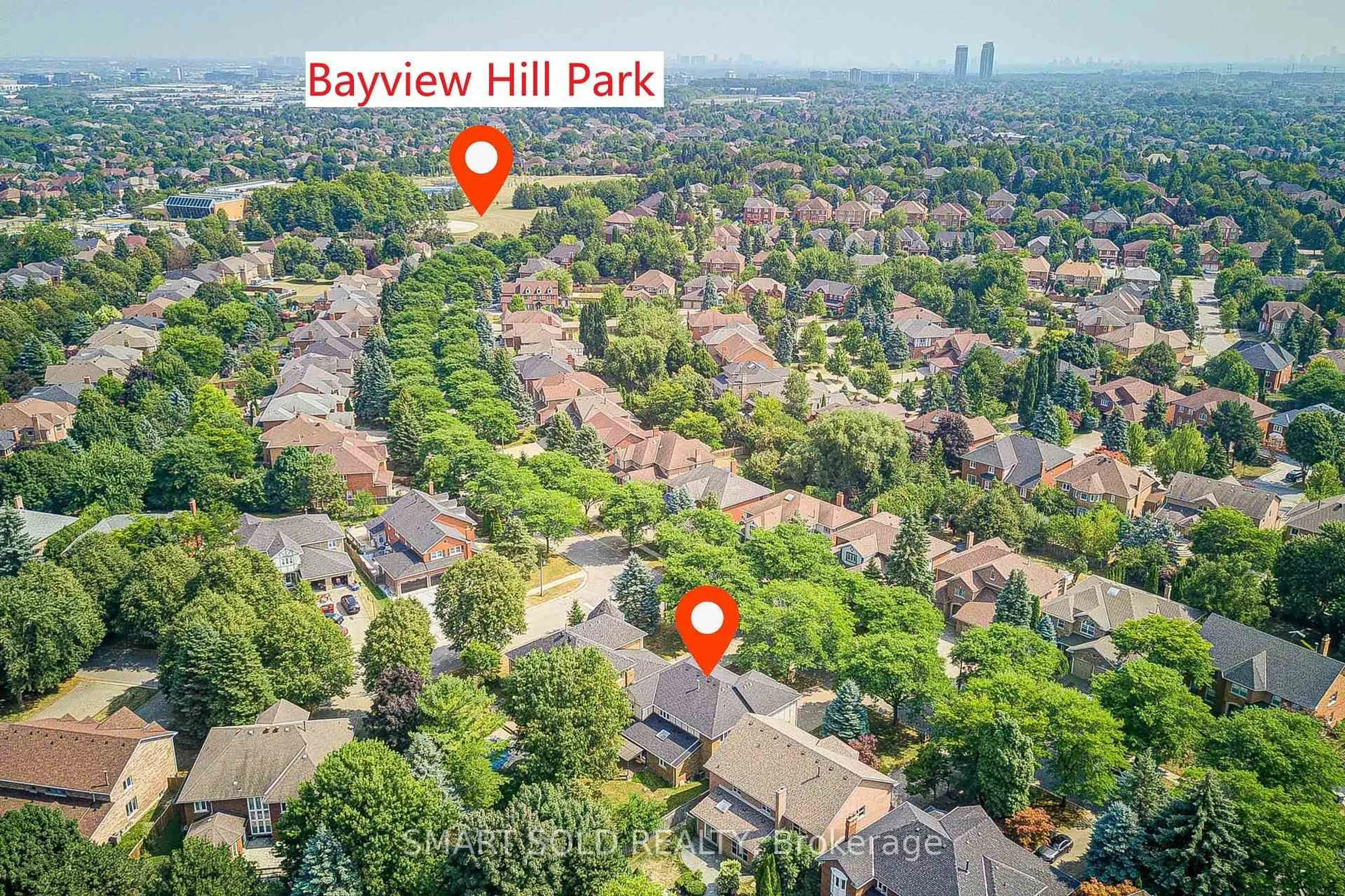 A pic from outside/outdoor area/front of a property/back of a property/a pic from drone, city buildings view from balcony for 37 Montclair Rd, Richmond Hill Ontario L4B 2T9