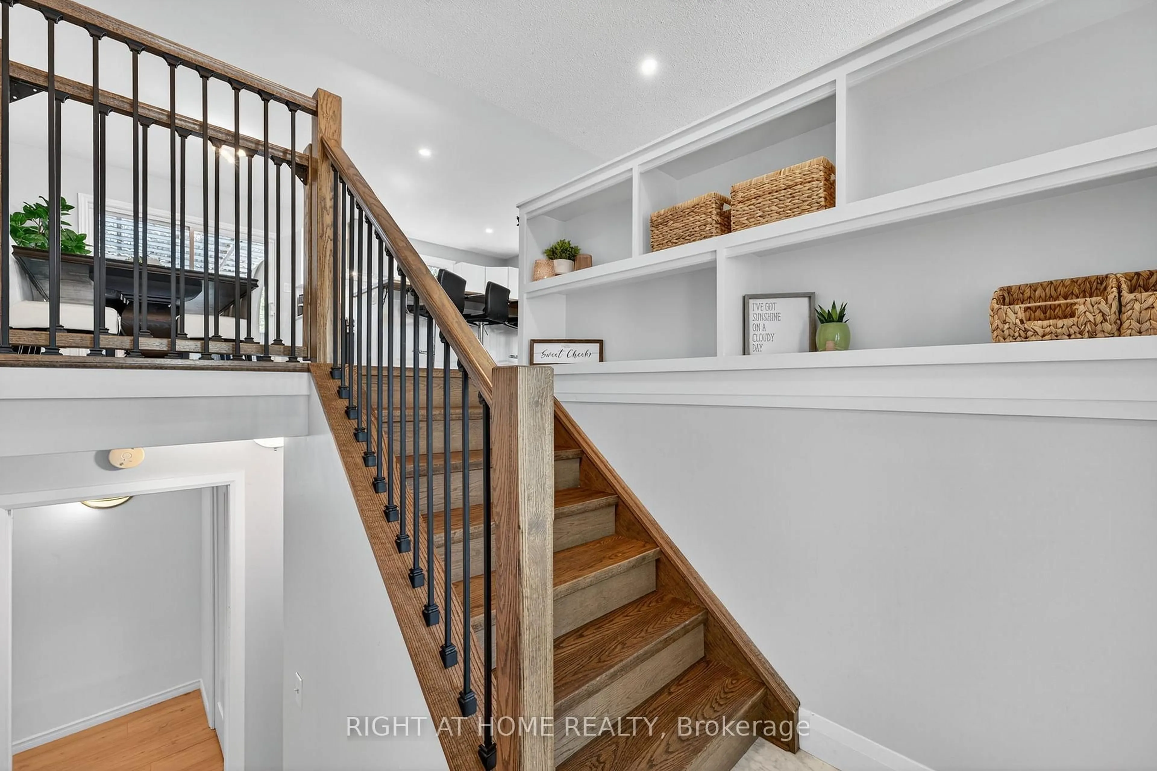Stairs for 2220 Richardson St, Innisfil Ontario L9S 1G5