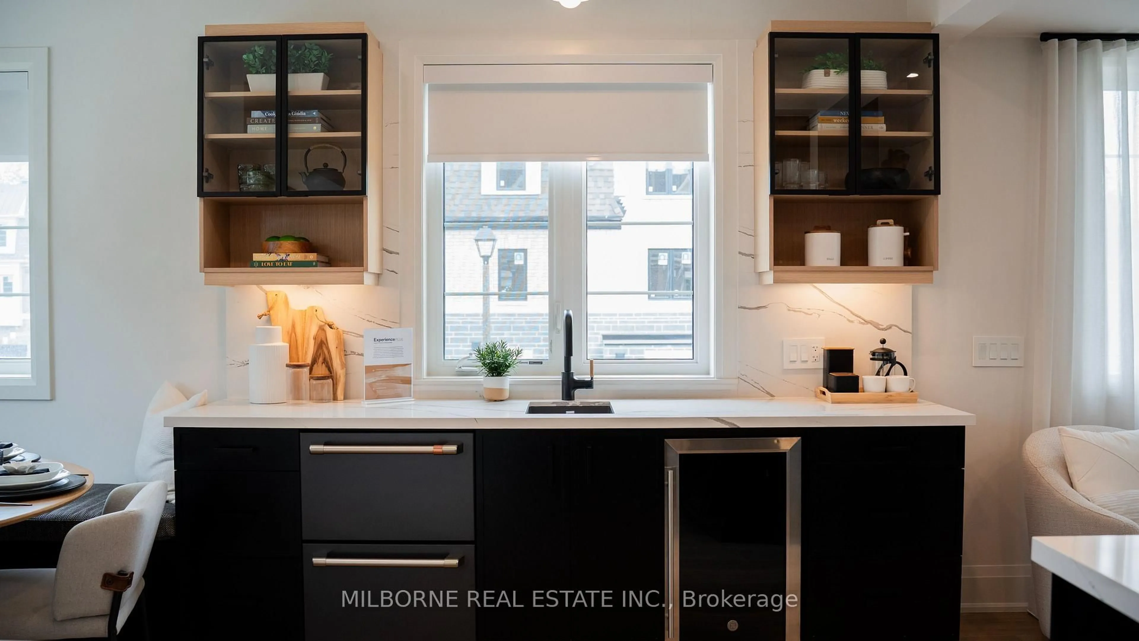 Open concept kitchen, unknown for 50 Fred Beaton Pl, King Ontario L7B 1G2