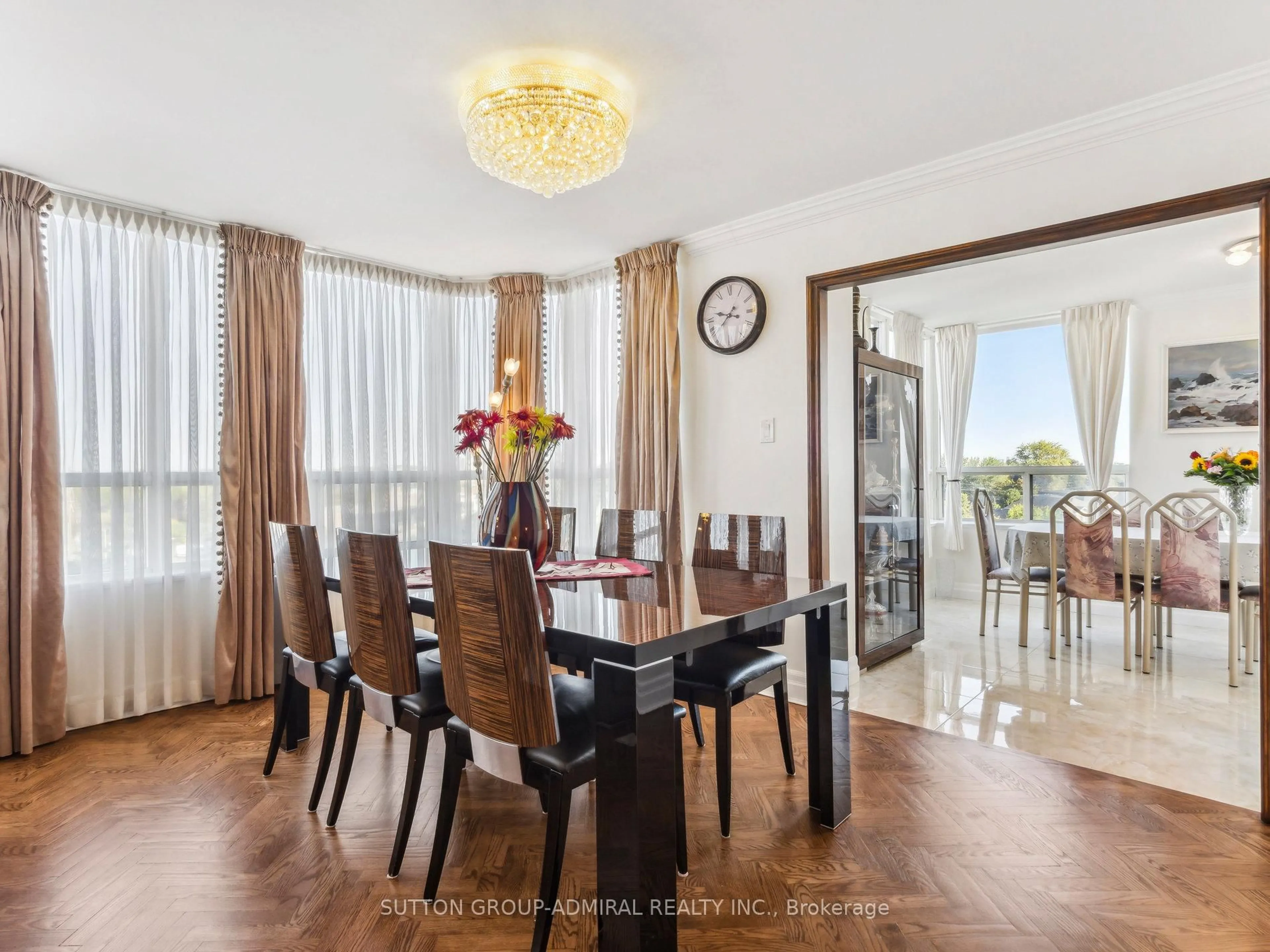 Dining room, wood/laminate floor for 7 Townsgate Dr #604, Vaughan Ontario L4J 7Z9