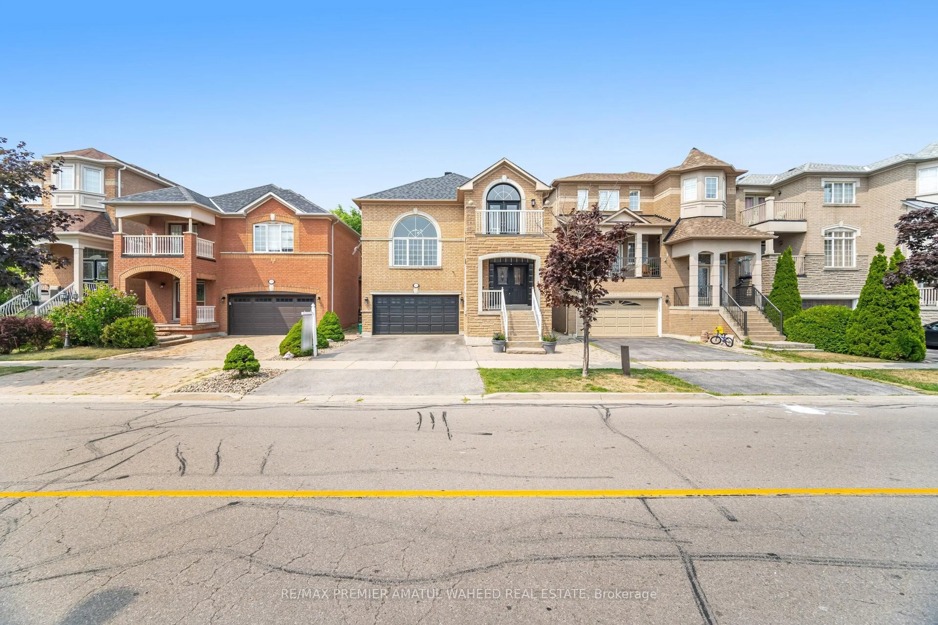 Home with brick exterior material, street for 106 Tierra Ave, Vaughan Ontario L6A 2Z4