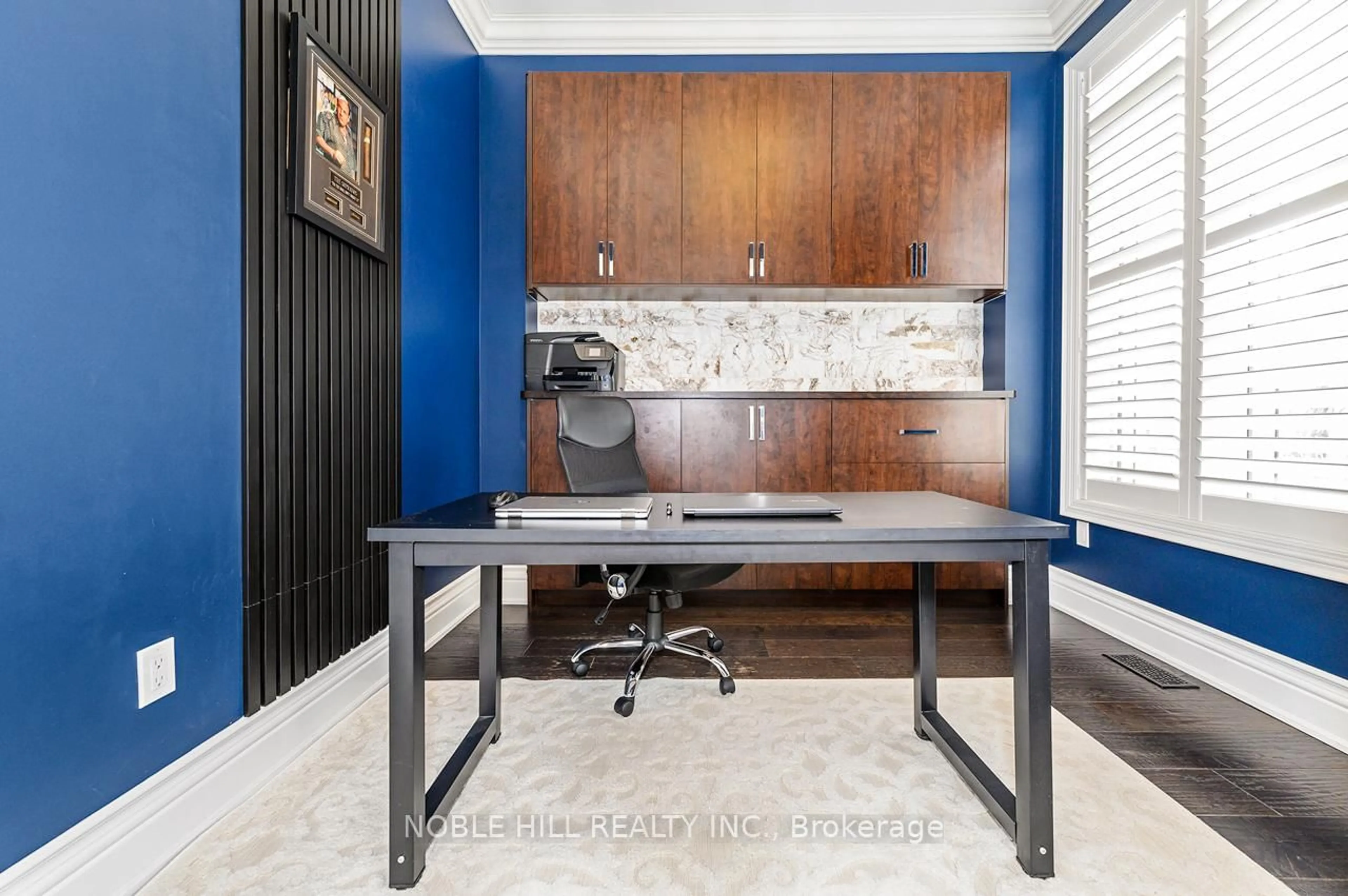 Contemporary kitchen, ceramic/tile floor for 17 westbrooke Blvd, King Ontario L7B 0A1