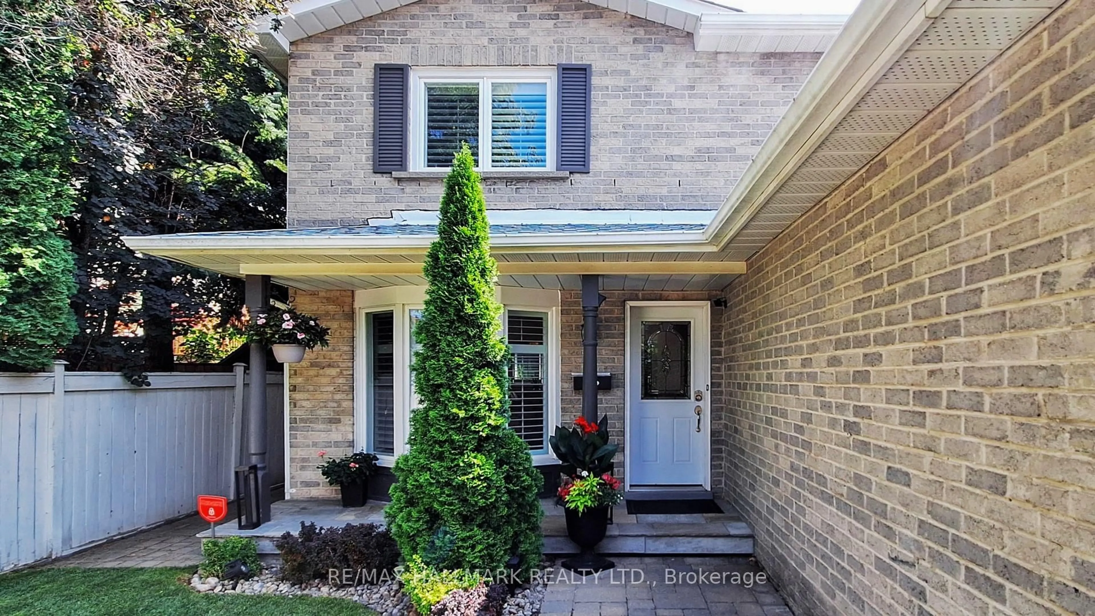 Home with brick exterior material, street for 37 Hunter's Point Dr, Richmond Hill Ontario L4C 6M5