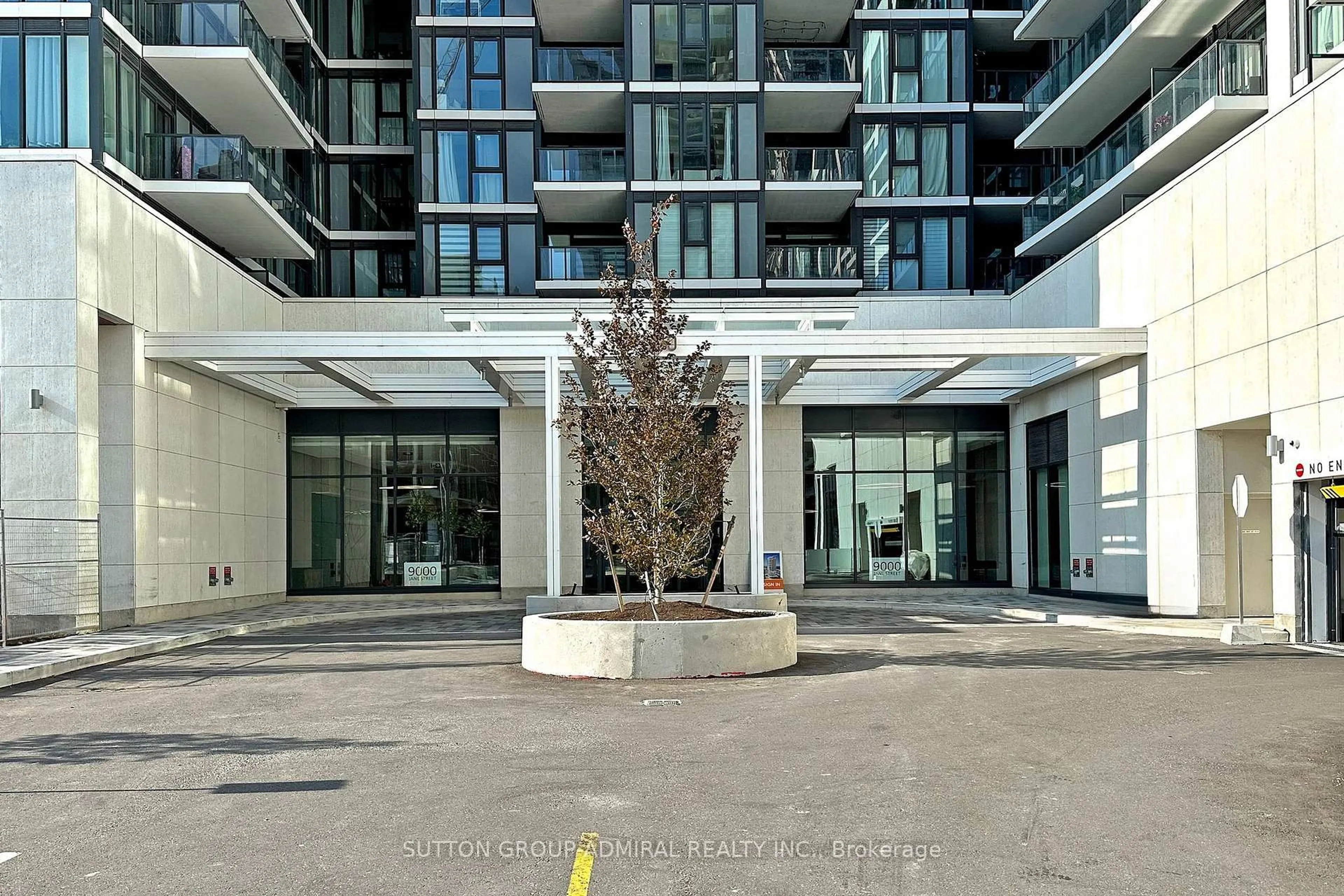 Indoor foyer for 9000 Jane St #1401, Vaughan Ontario L4K 0M6