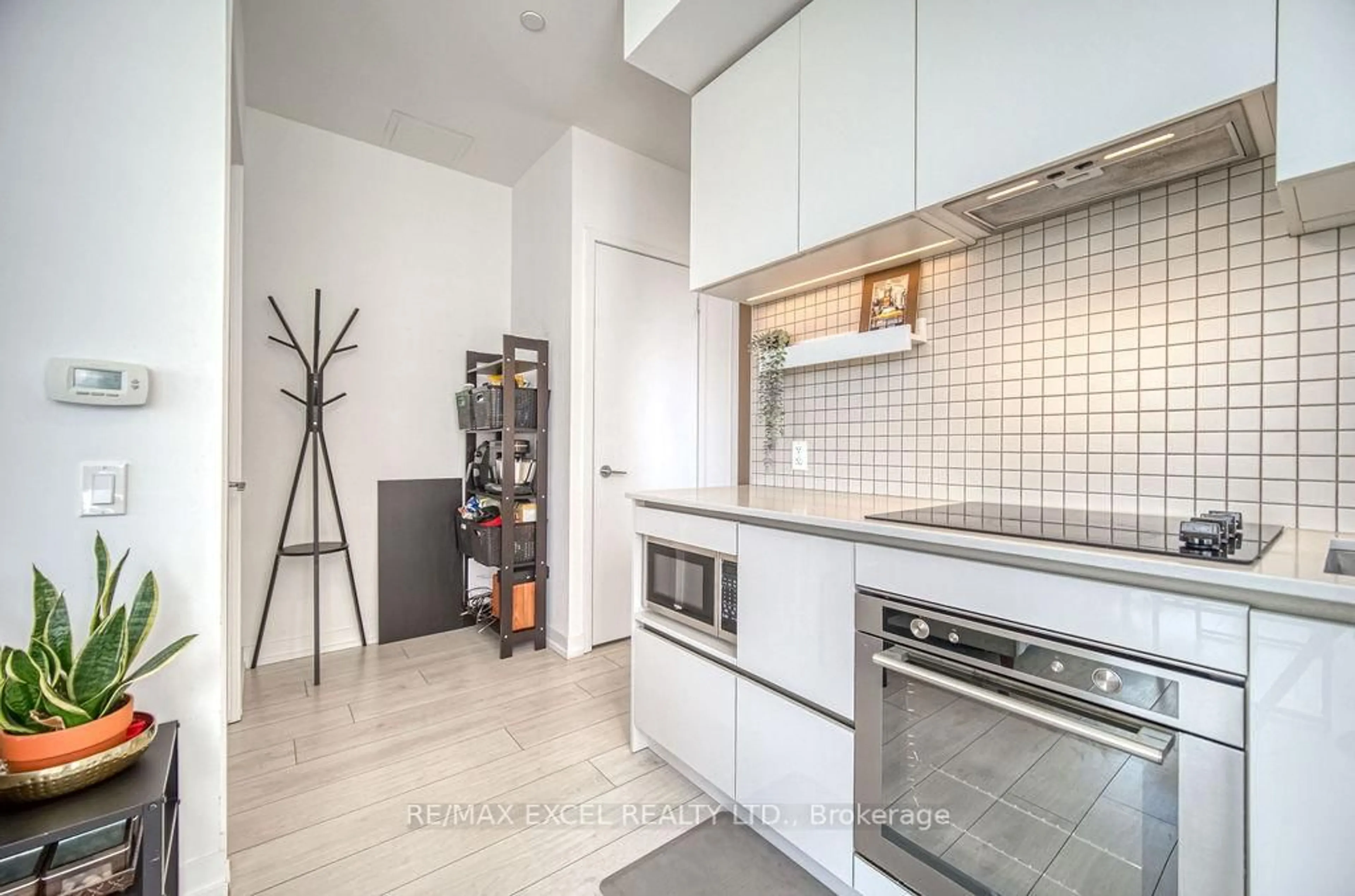 Unknown for 898 Portage Pkwy #2803, Vaughan Ontario L4K 0J6
