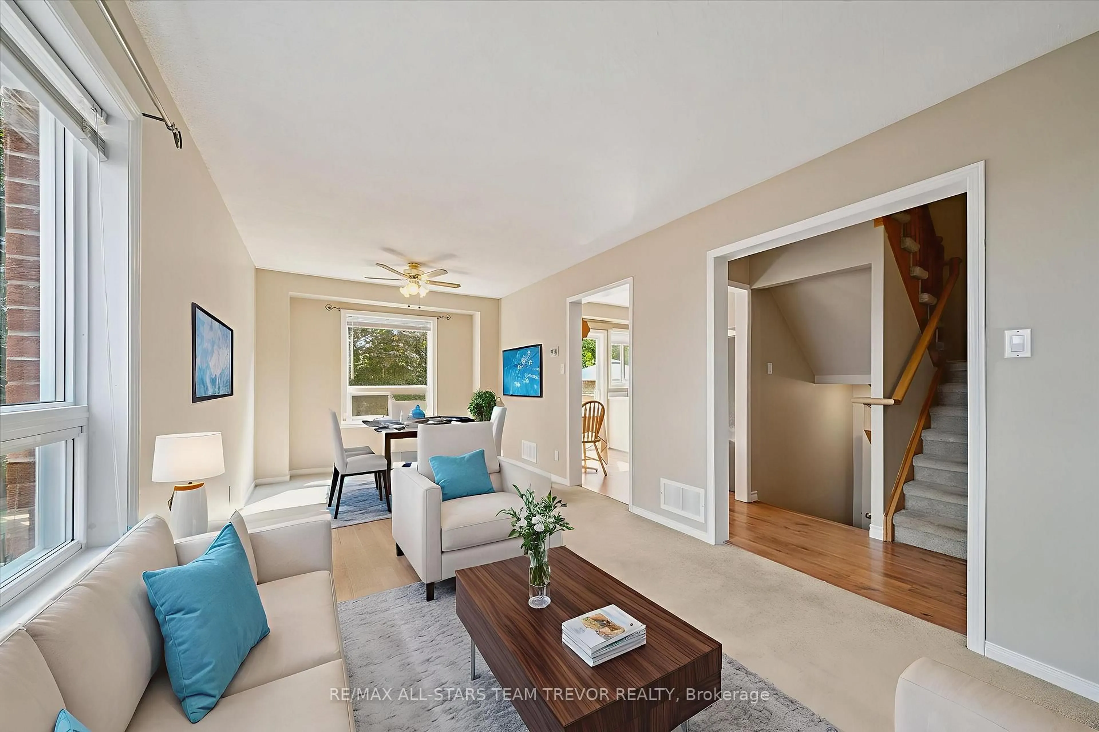 Living room with furniture, unknown for 68 Kyle Cres, Georgina Ontario L4P 3P6