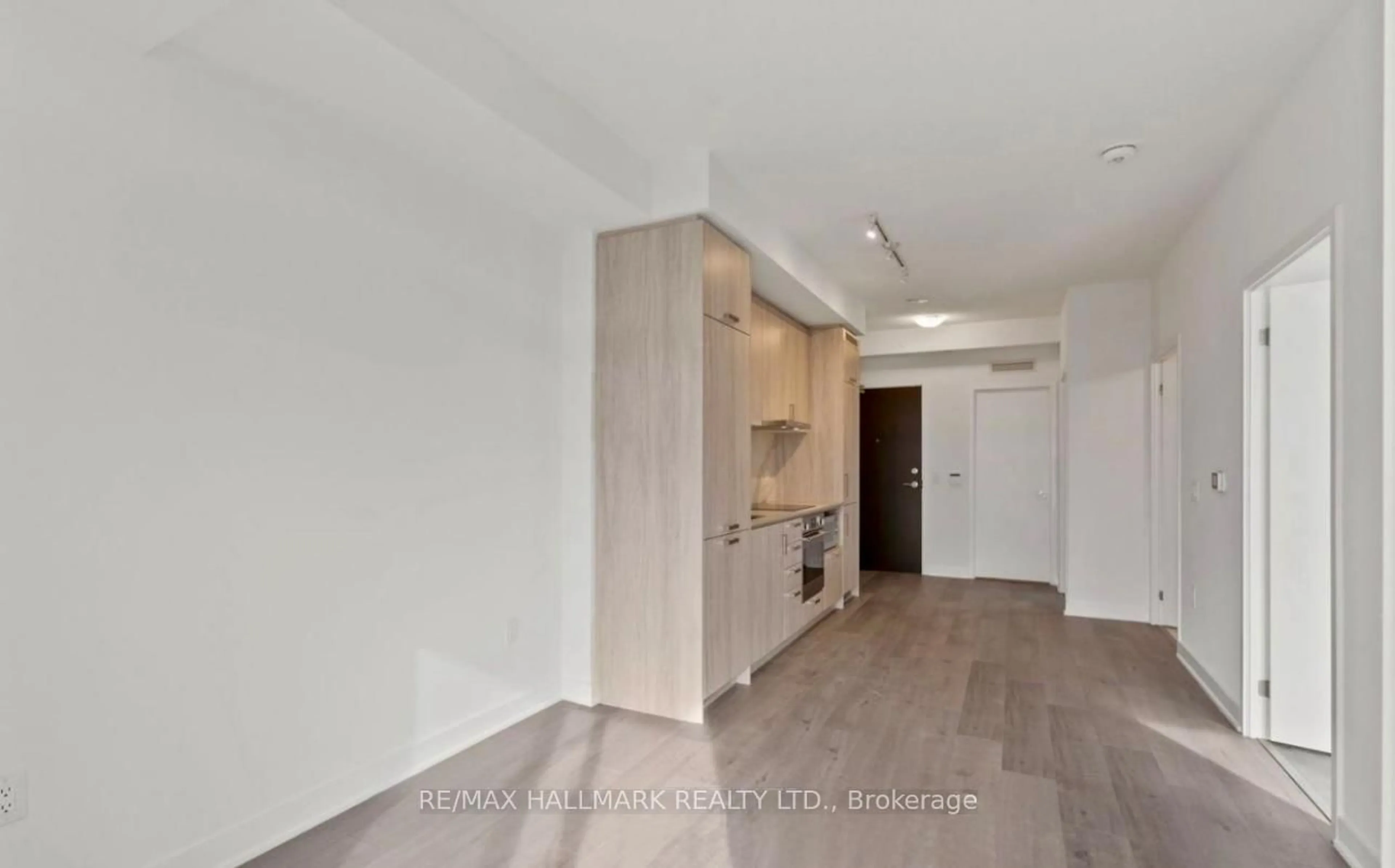 Unknown for 60 Honeycrisp Cres #820, Vaughan Ontario L4K 0N5